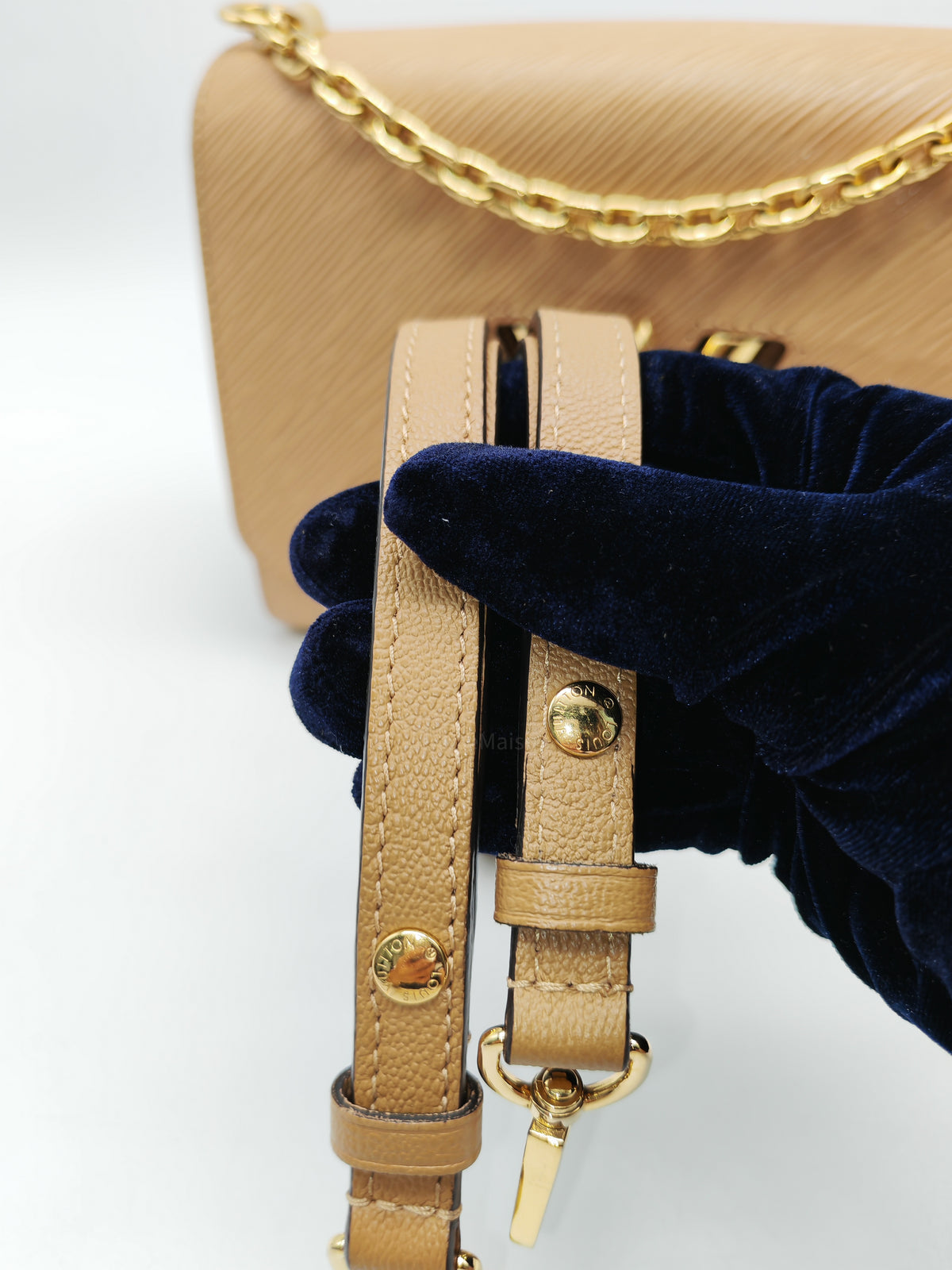 Louis Vuitton Twist MM in Camel Epi Leather and Gold Hardware (Datecode: SR4178)