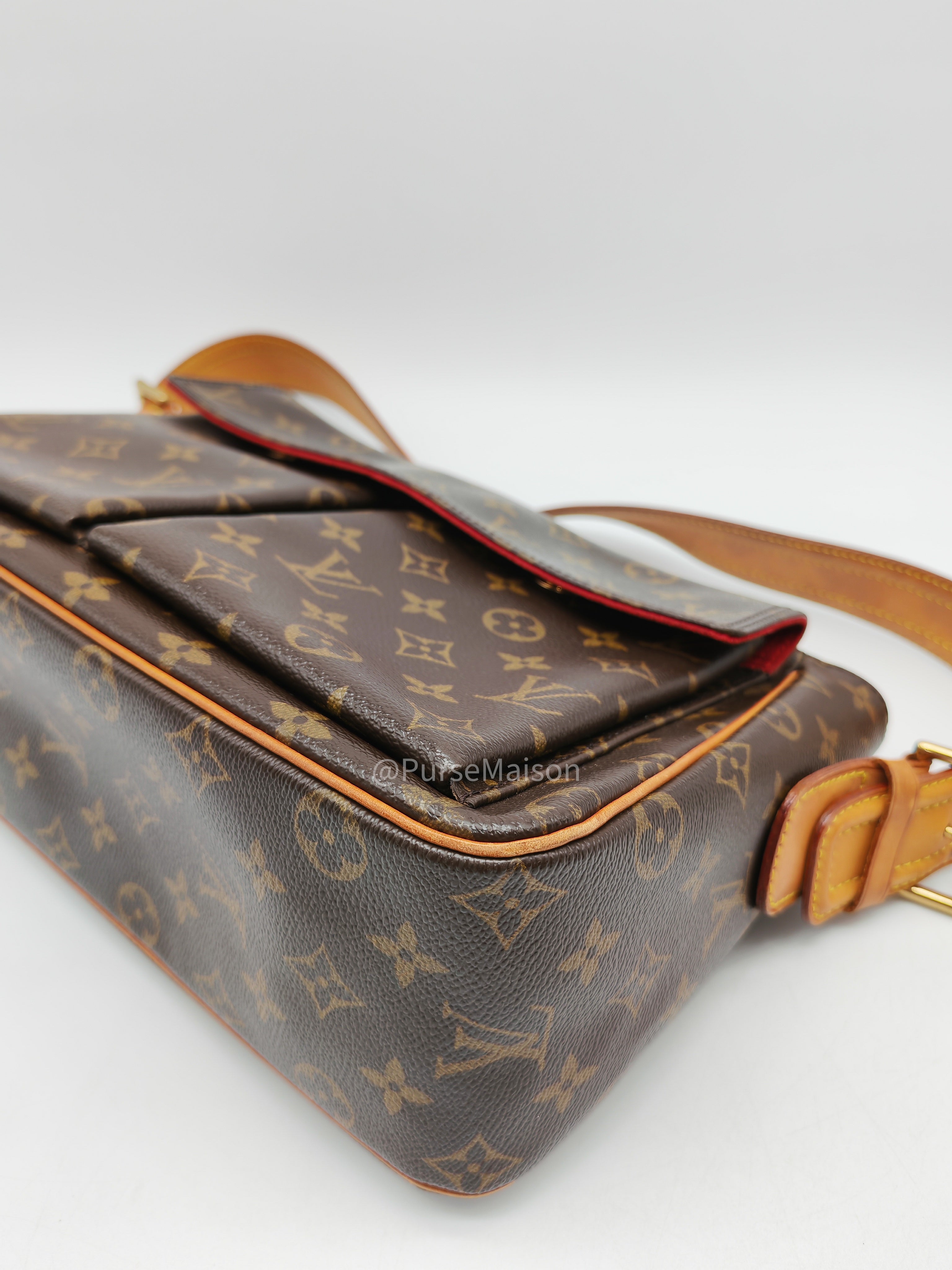 Louis Vuitton Viva-Cite GM in Monogram Canvas and Gold Hardware (Datecode: AR0045)