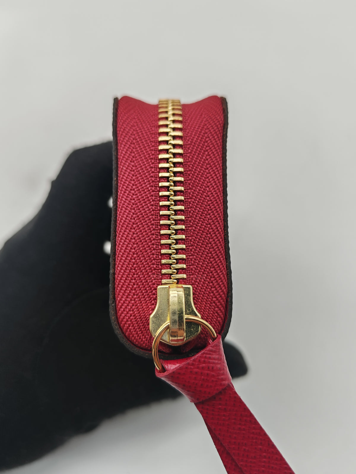 Louis Vuitton Zippy Multicartes Wallet in Monogram Canvas and Gold Hardware
