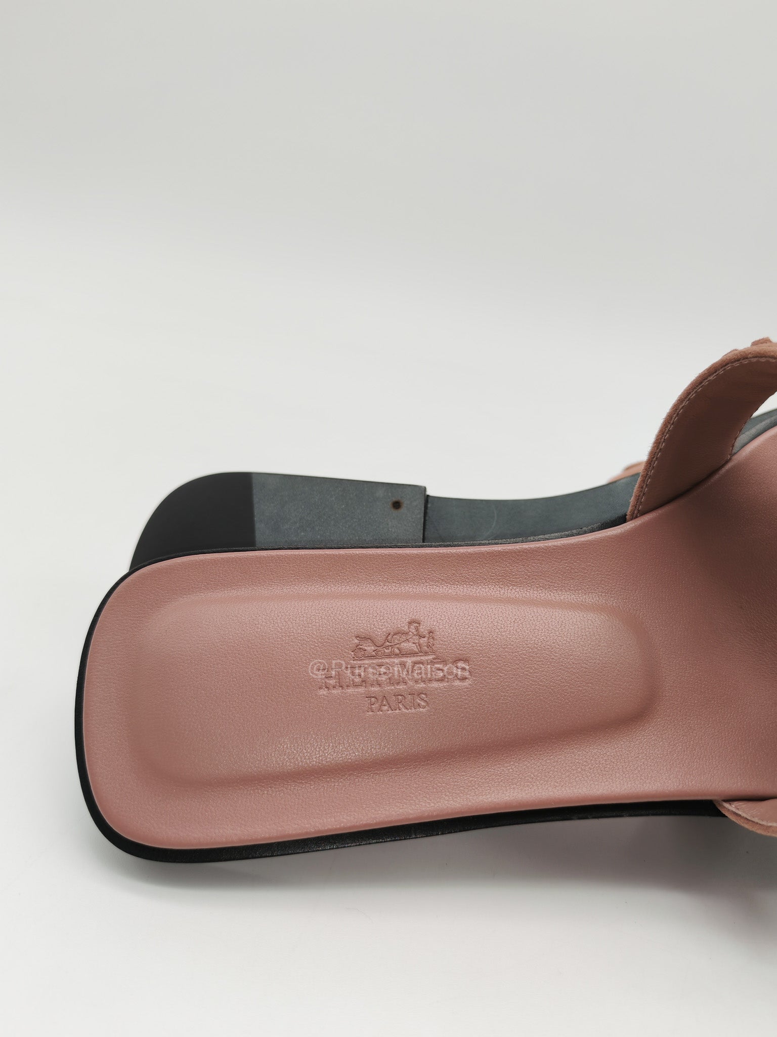 Hermes Oran Sandal in Rose Antigue Suede Leather Size 38 EU(24cm)