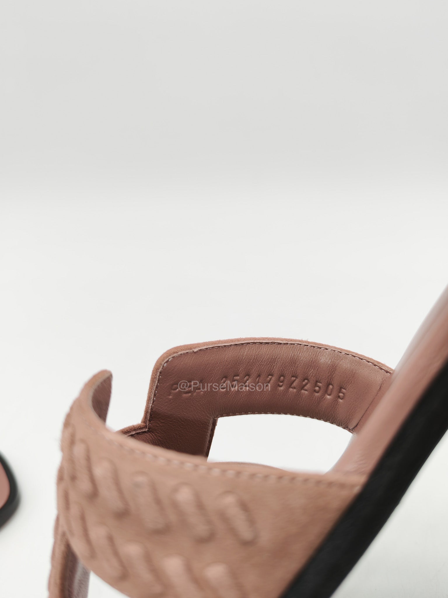 Hermes Oran Sandal in Rose Antigue Suede Leather Size 38 EU(24cm)