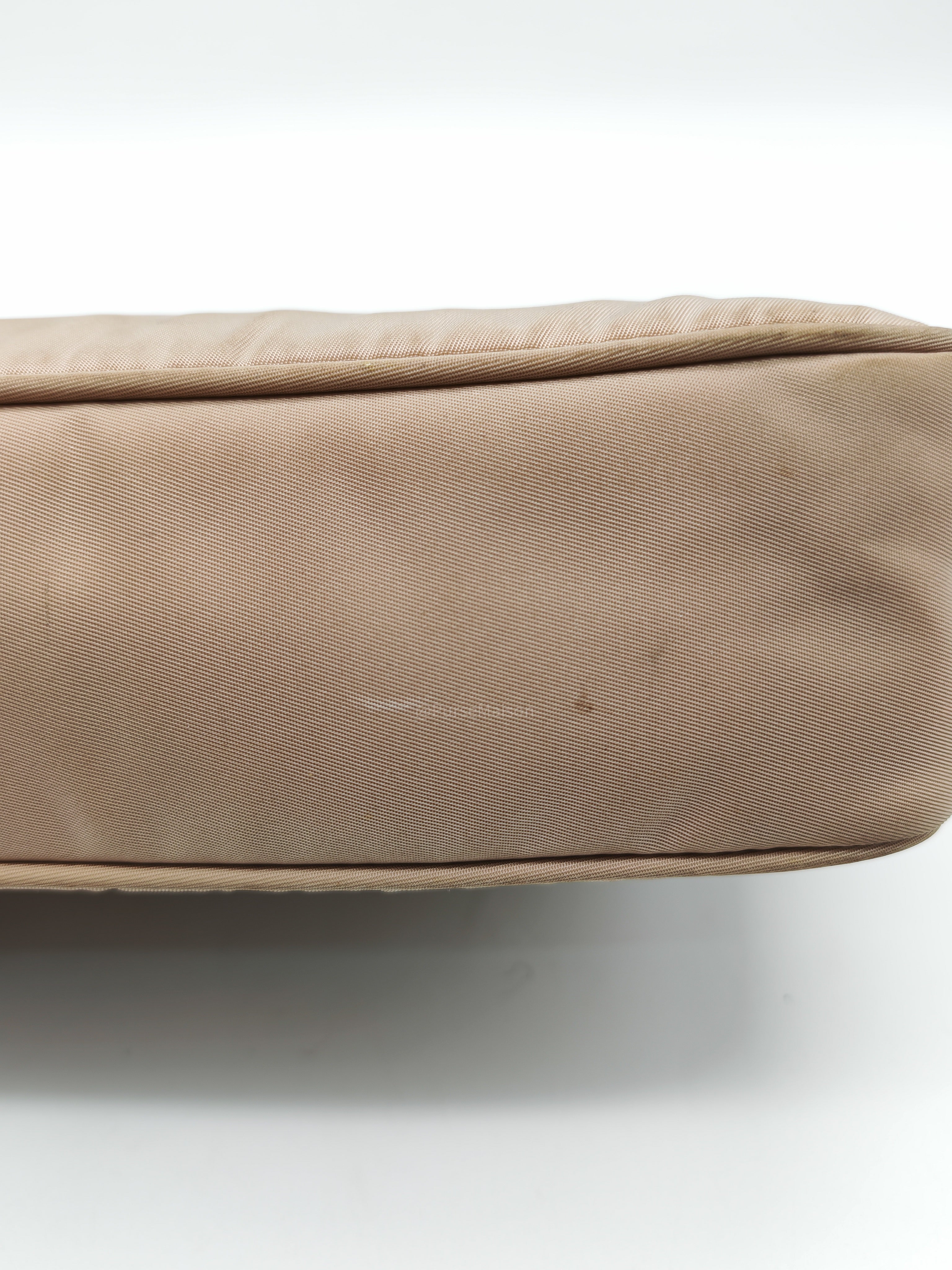 Prada Re-Edition 2000 Mini Bag in Beige Tessuto Nylon Leather