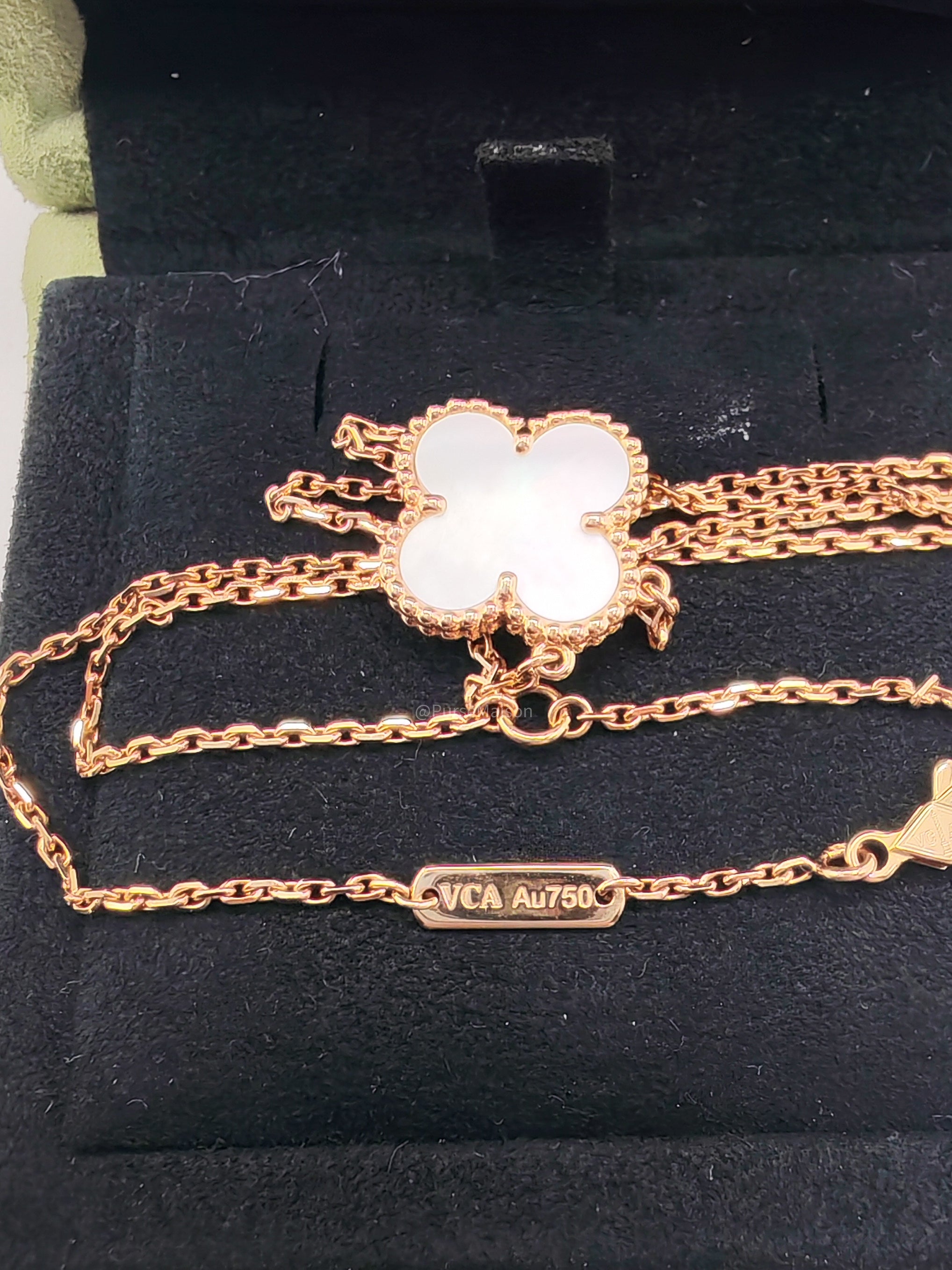 Van Cleef and Arpels Vintage Alhambra Pendant Mother of Pearl Clover Yellow Gold Necklace