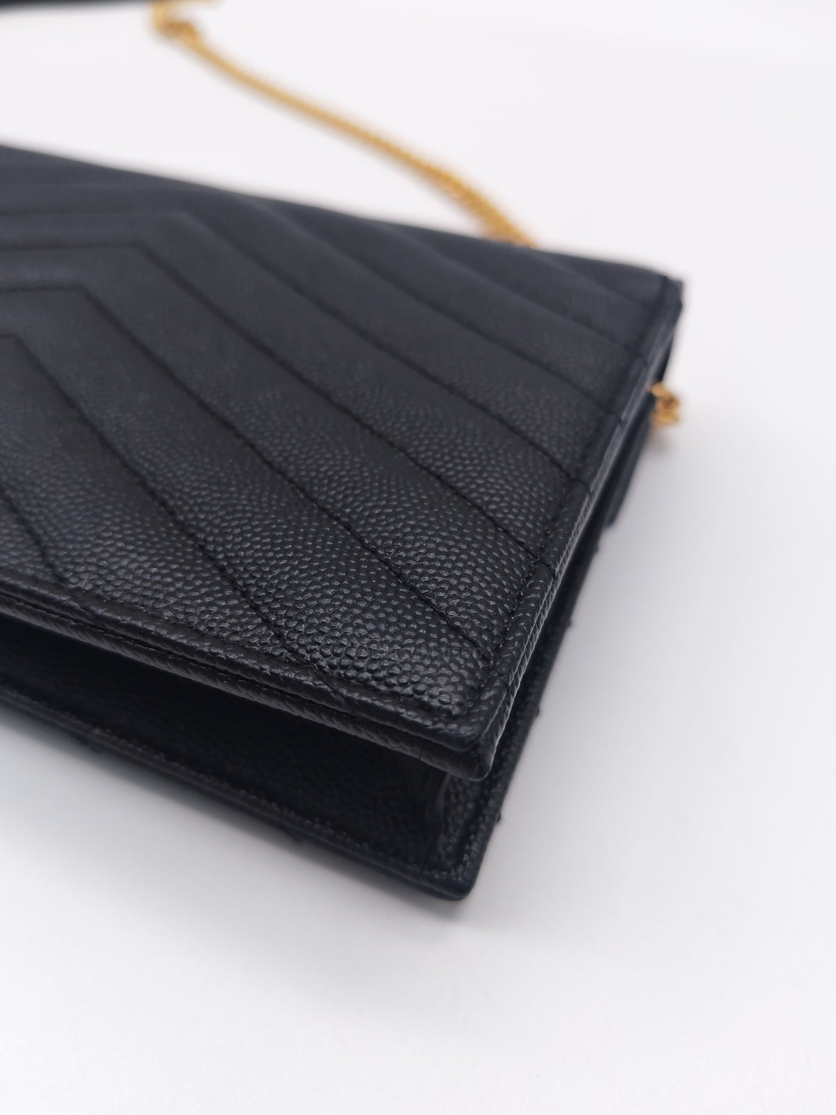 Yves Saint Laurent Portefeuille Wallet on Chain in Black Chevron Graine De Poudre Leather Gold Hardware
