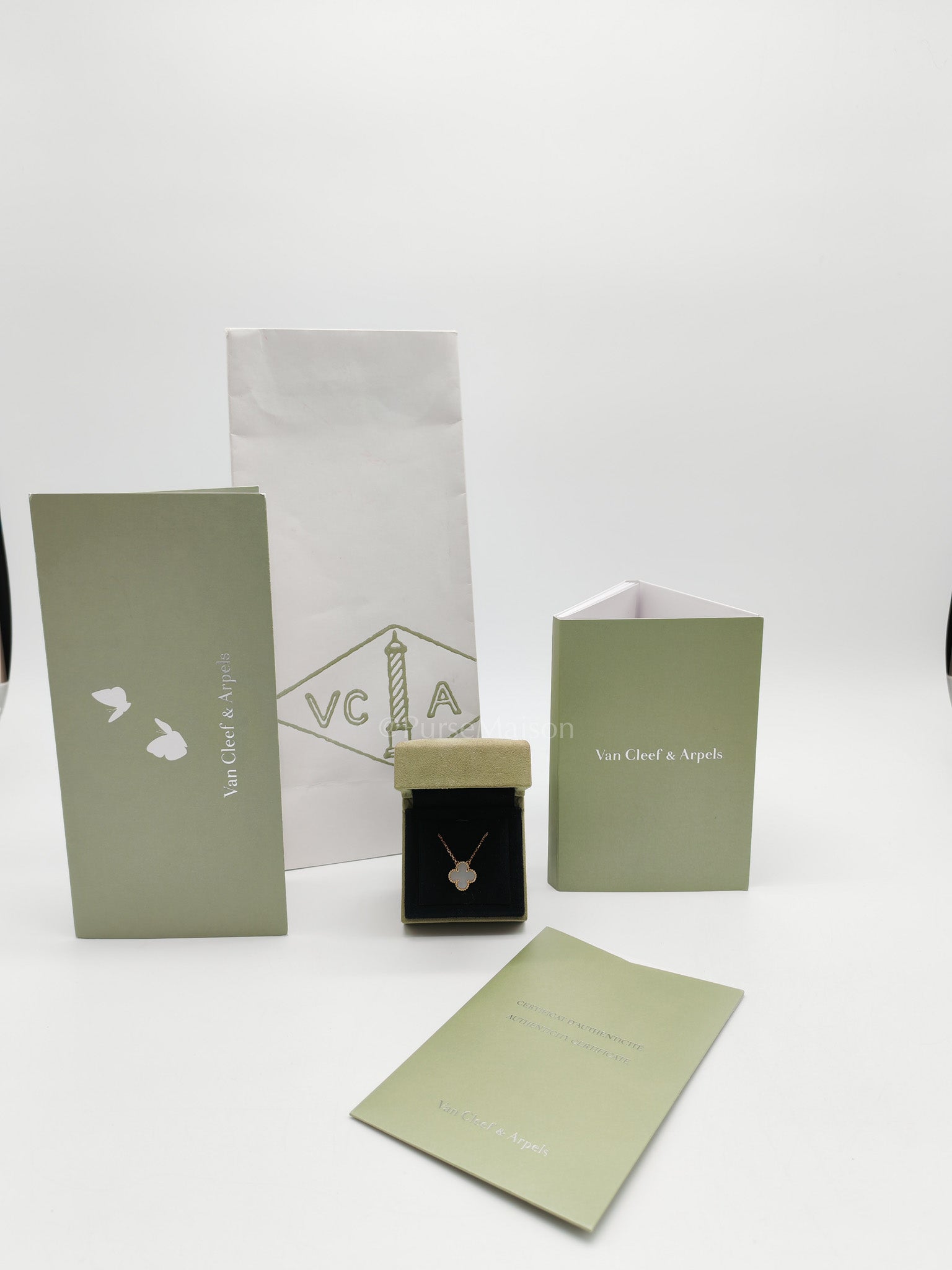 Van Cleef & Arpels Vintage Alhambra White Mother of Pearl and Yellow Gold Necklace 2021 | Purse Maison Luxury Bags Shop