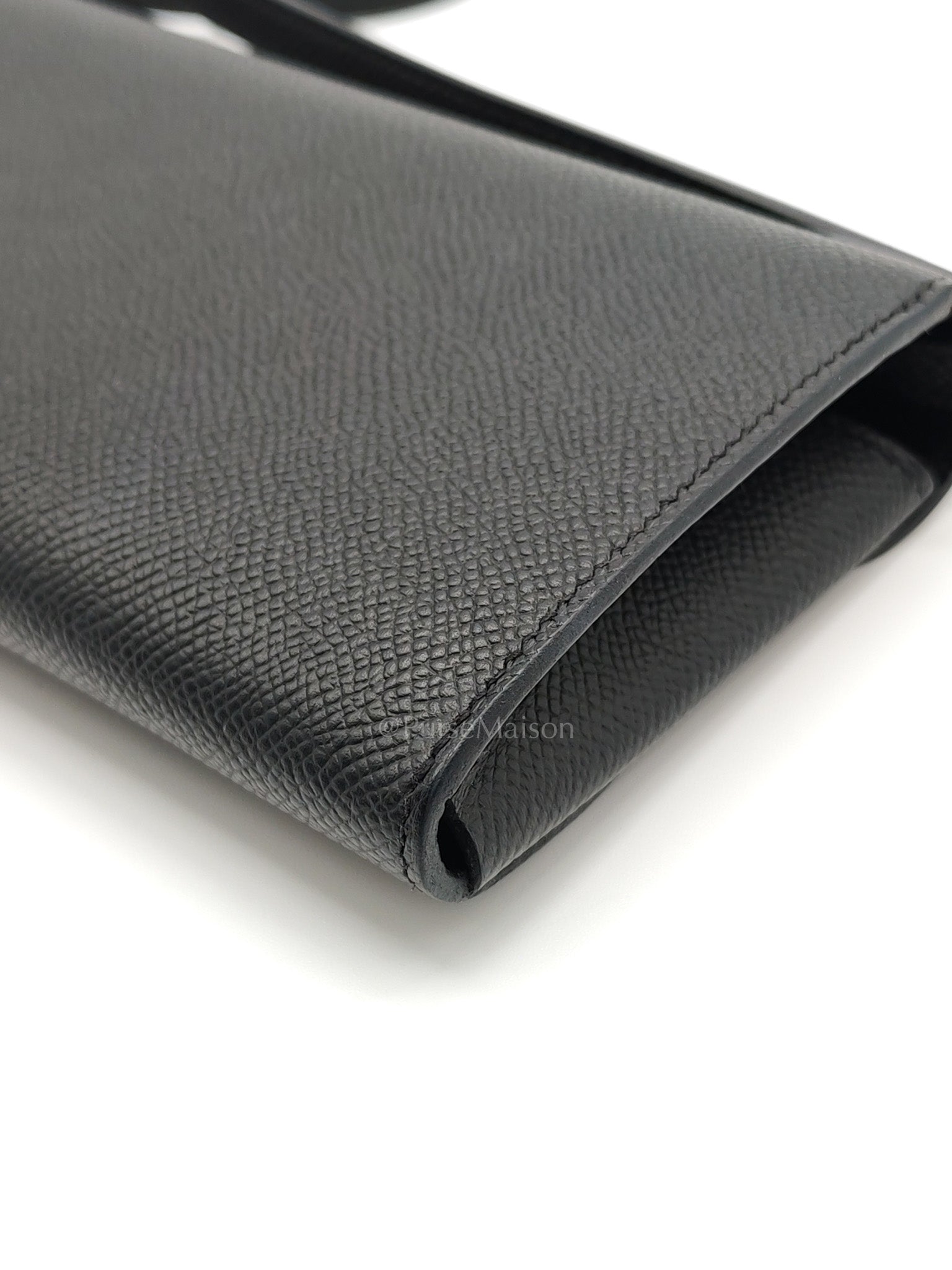 Maillon To Go in Black Epsom Leather & So Black/Gold Hardware Stamp W (2024)