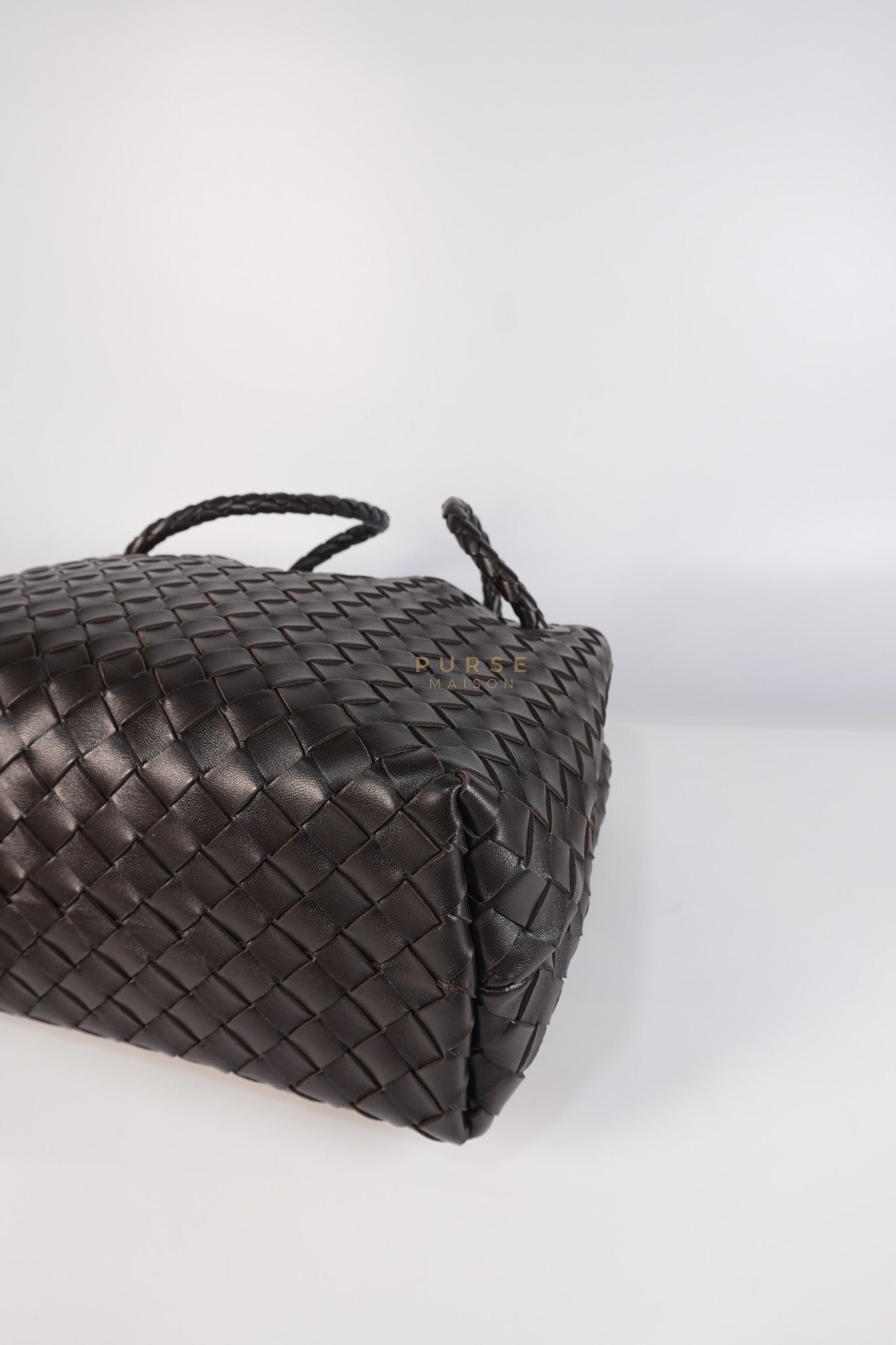 Andiamo Medium in Fondant Intrecciato Nappa Leather | Purse Maison Luxury Bags Shop