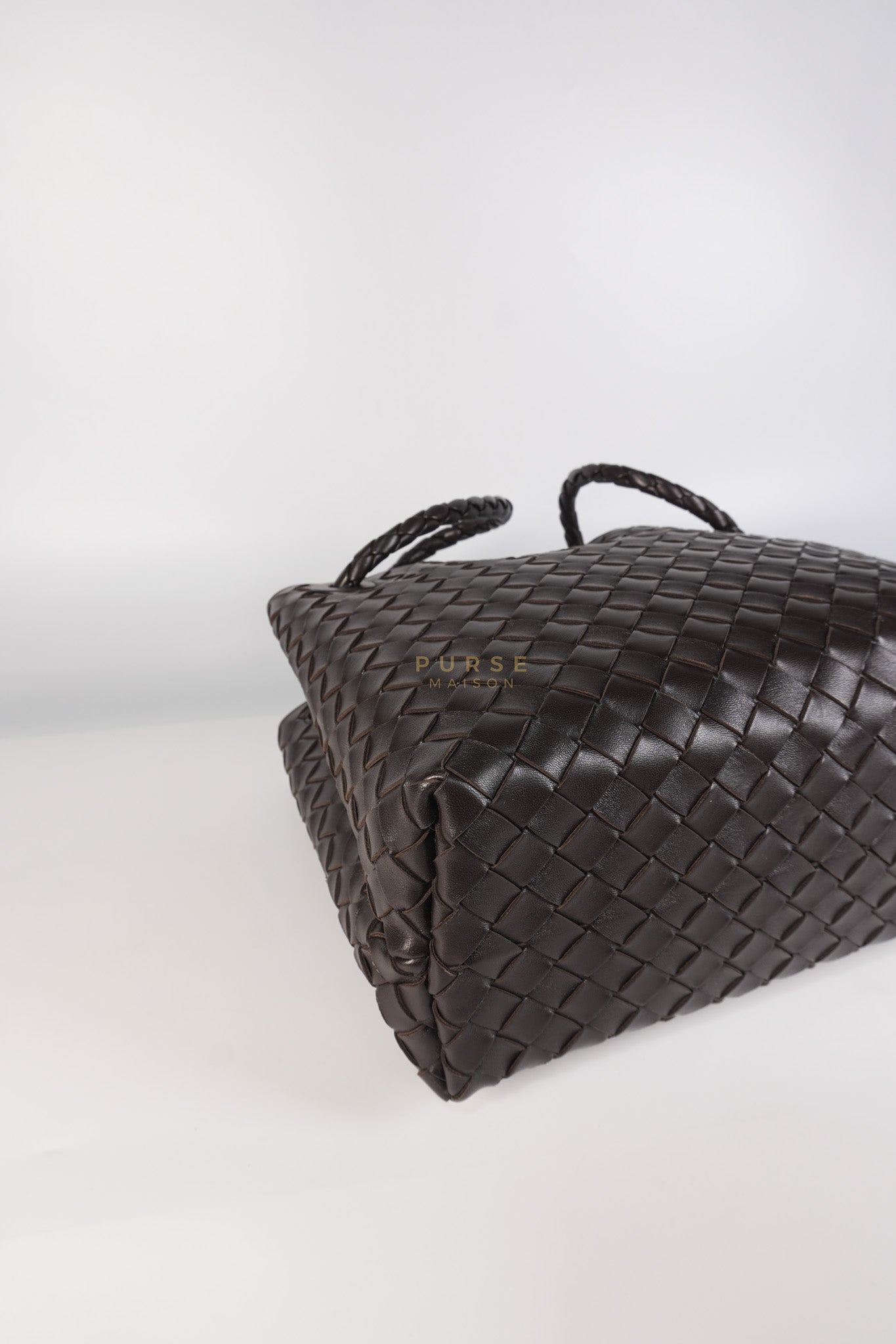 Andiamo Medium in Fondant Intrecciato Nappa Leather | Purse Maison Luxury Bags Shop