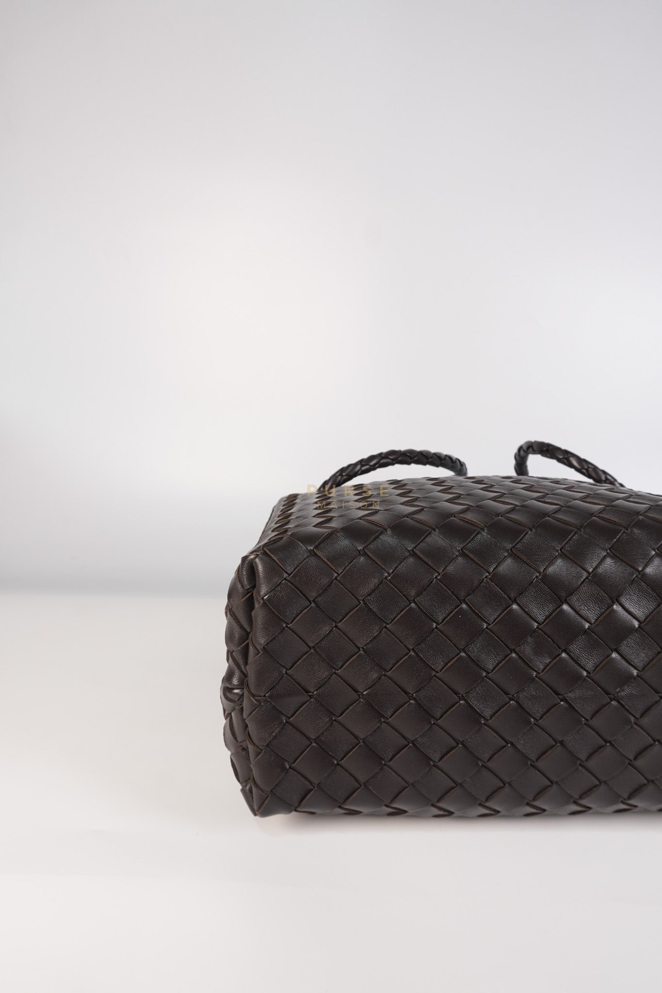 Andiamo Medium in Fondant Intrecciato Nappa Leather | Purse Maison Luxury Bags Shop