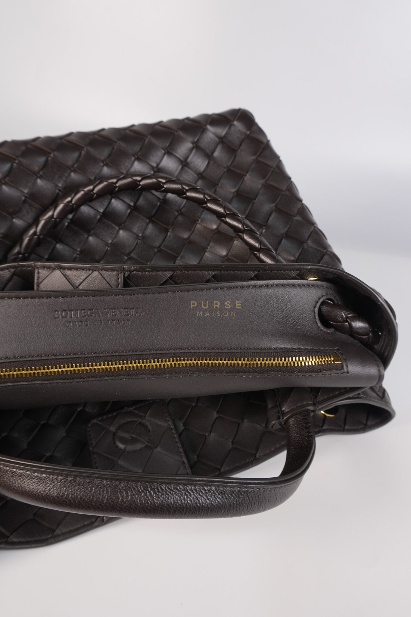 Andiamo Medium in Fondant Intrecciato Nappa Leather | Purse Maison Luxury Bags Shop