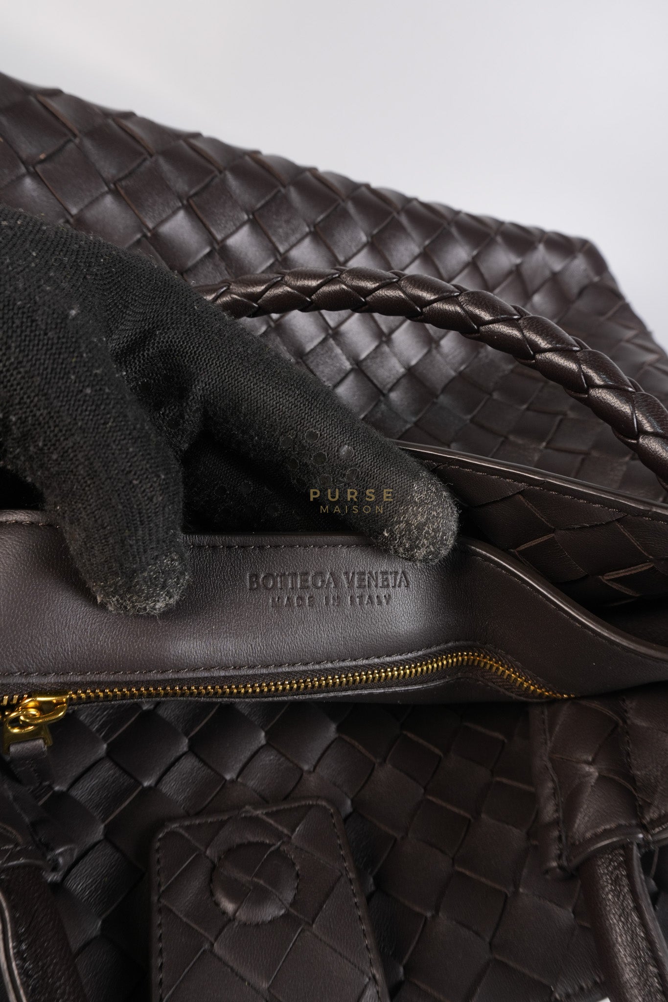 Andiamo Medium in Fondant Intrecciato Nappa Leather | Purse Maison Luxury Bags Shop