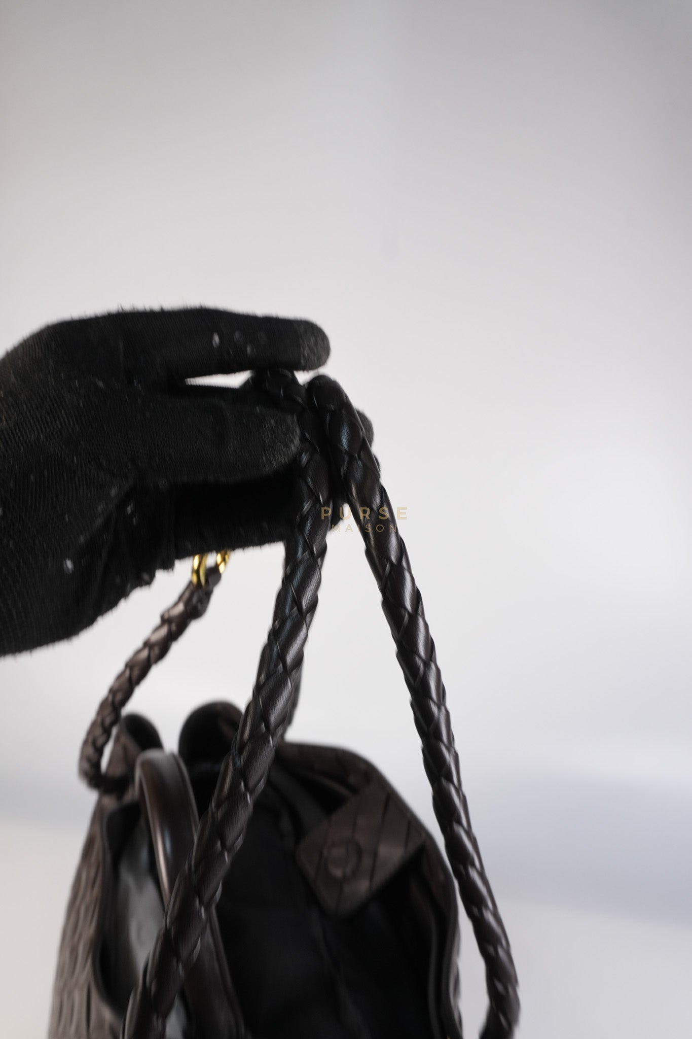 Andiamo Medium in Fondant Intrecciato Nappa Leather | Purse Maison Luxury Bags Shop