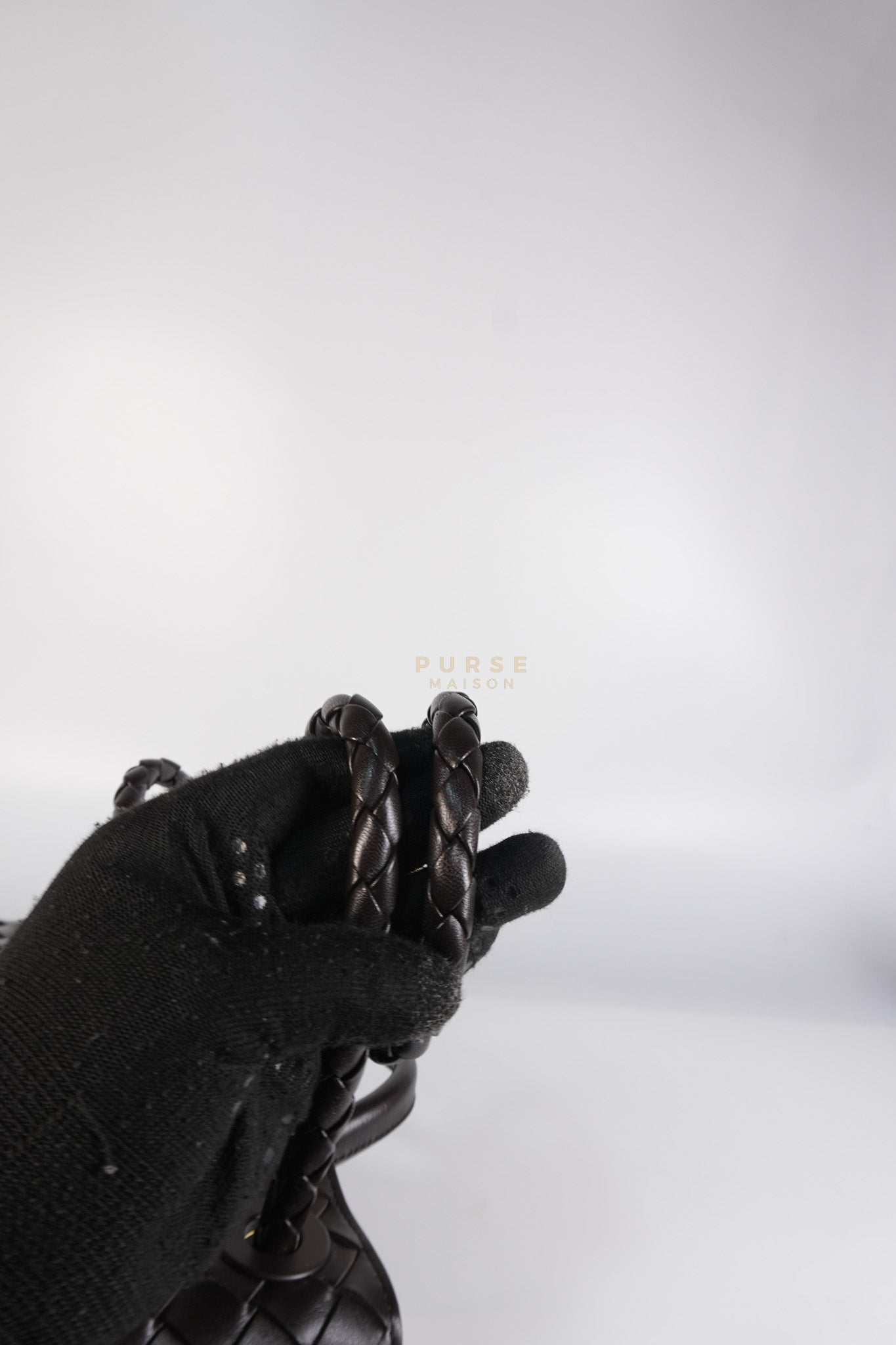 Andiamo Medium in Fondant Intrecciato Nappa Leather | Purse Maison Luxury Bags Shop