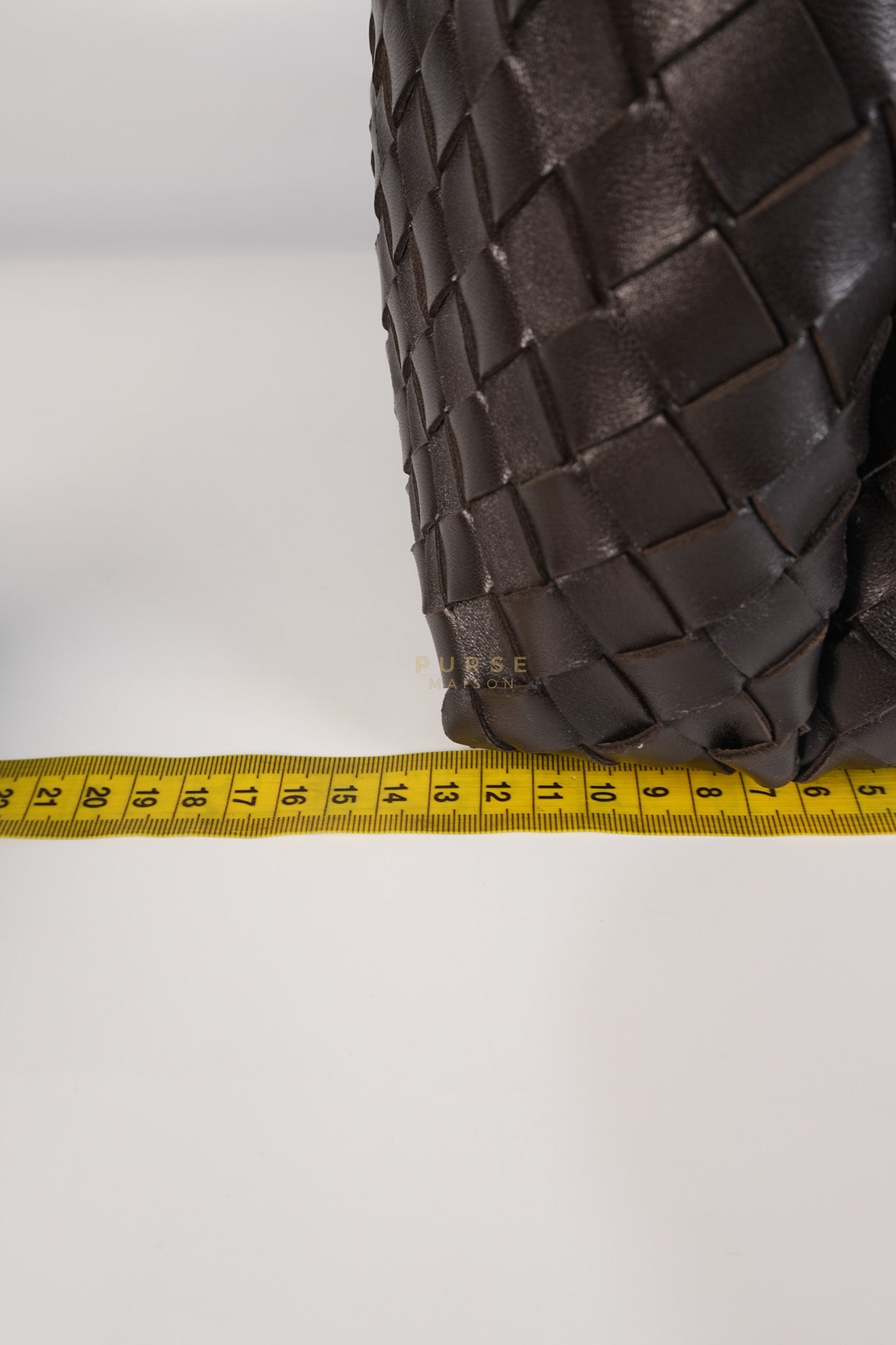 Andiamo Medium in Fondant Intrecciato Nappa Leather | Purse Maison Luxury Bags Shop