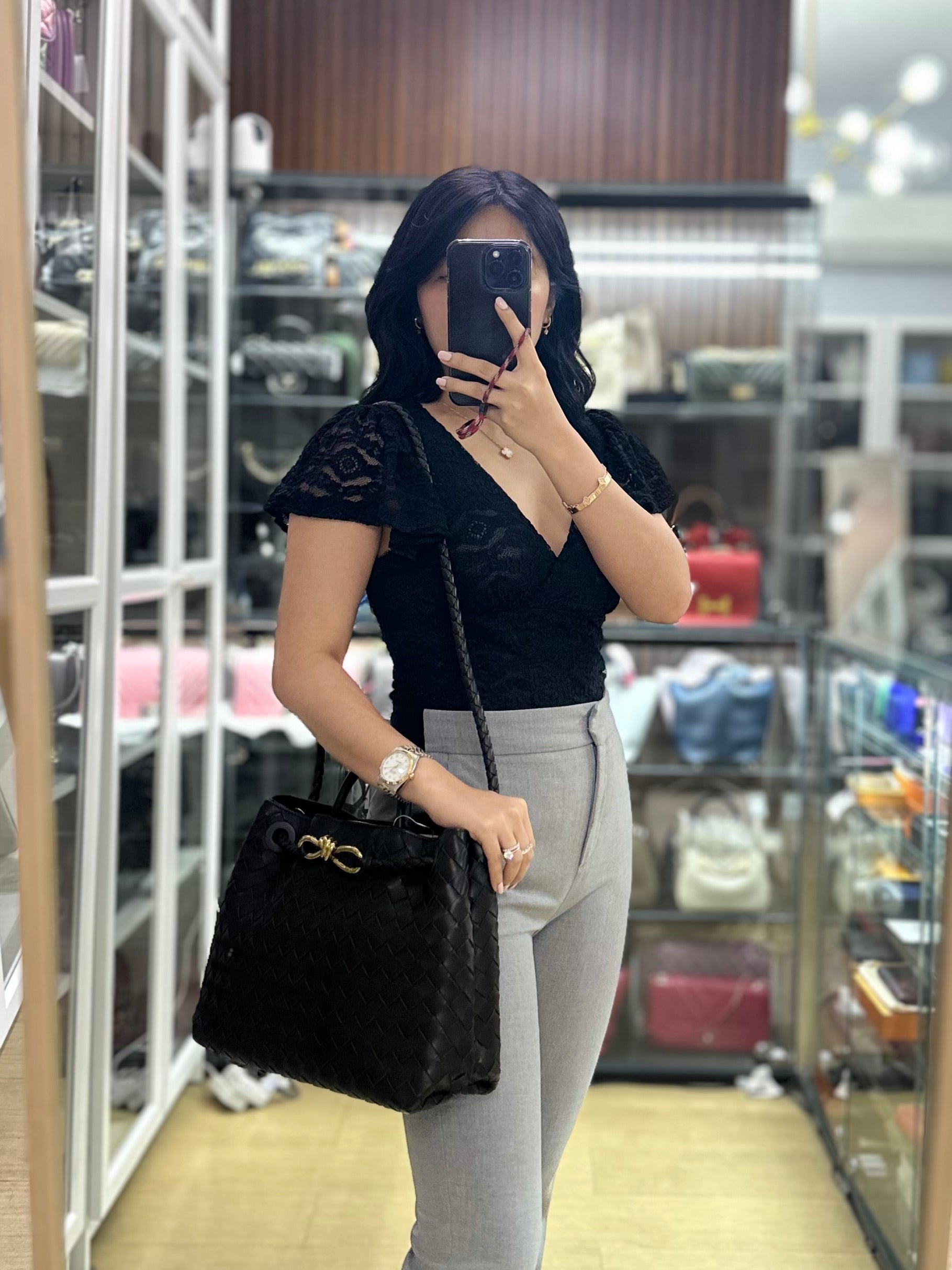 Andiamo Medium in Fondant Intrecciato Nappa Leather | Purse Maison Luxury Bags Shop