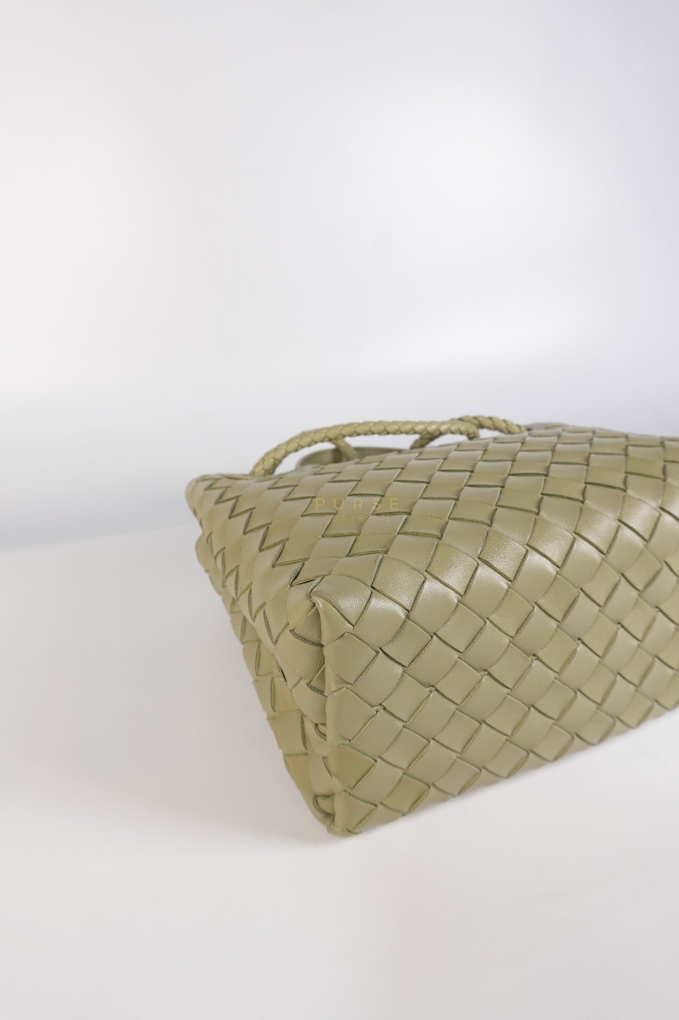 Andiamo Medium in Travertine Intrecciato Leather | Purse Maison Luxury Bags Shop