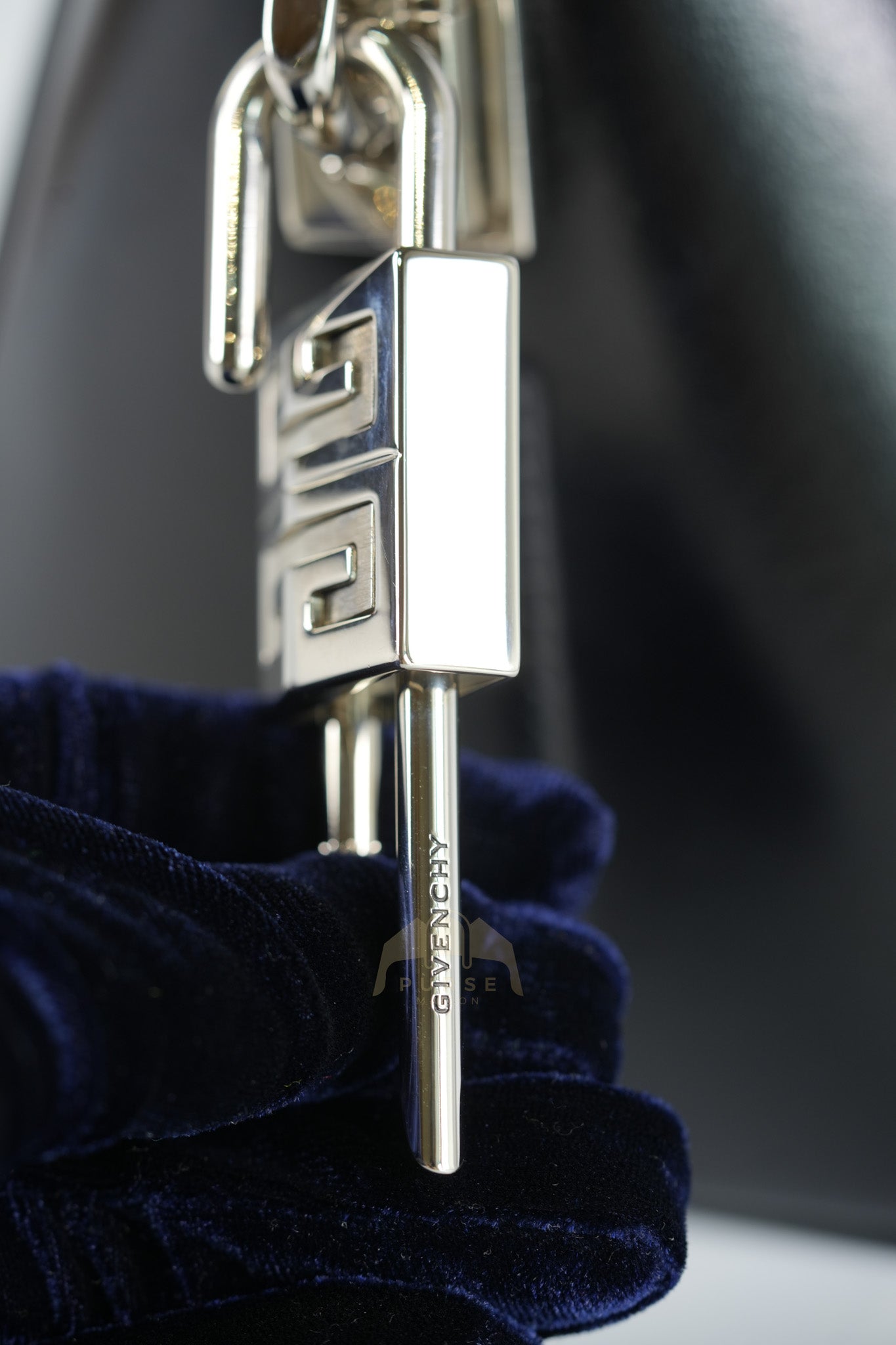 Antigona Lock Mini Handbag in Black Smooth Shiny Calfskin Leather | Purse Maison Luxury Bags Shop