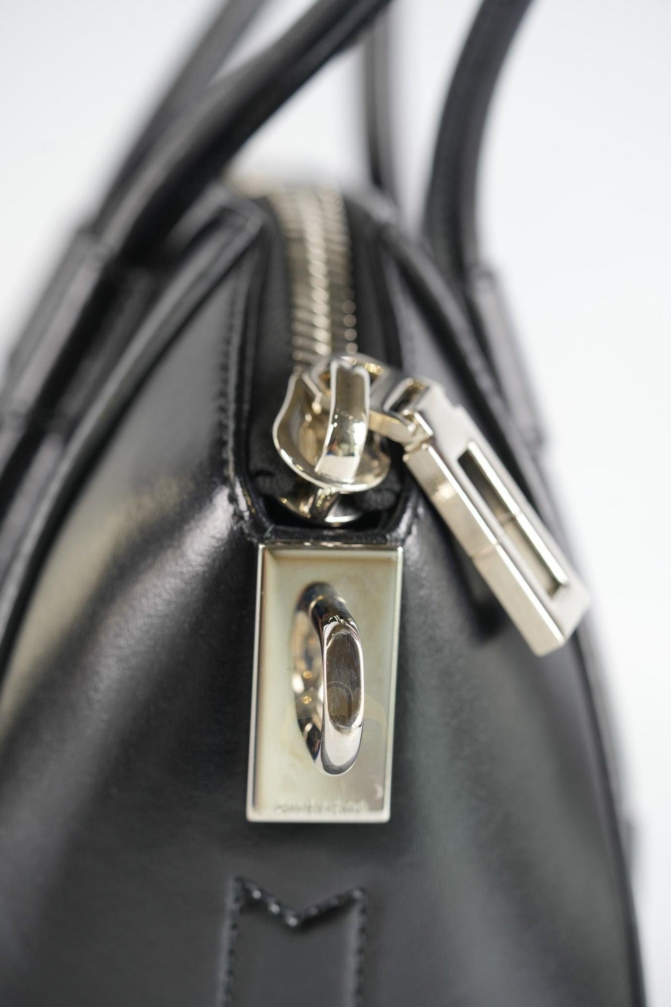 Antigona Lock Mini Handbag in Black Smooth Shiny Calfskin Leather | Purse Maison Luxury Bags Shop