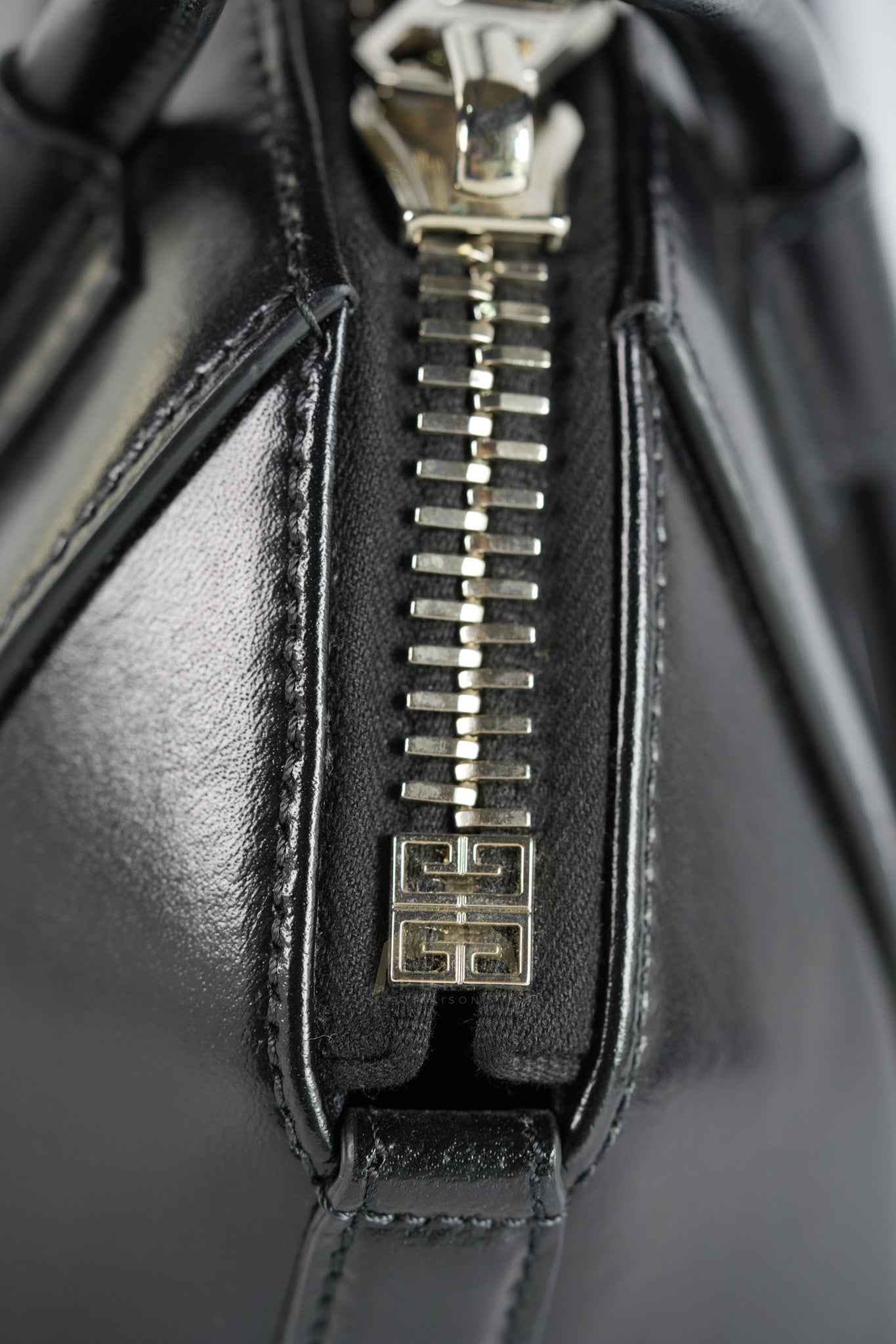 Antigona Lock Mini Handbag in Black Smooth Shiny Calfskin Leather | Purse Maison Luxury Bags Shop