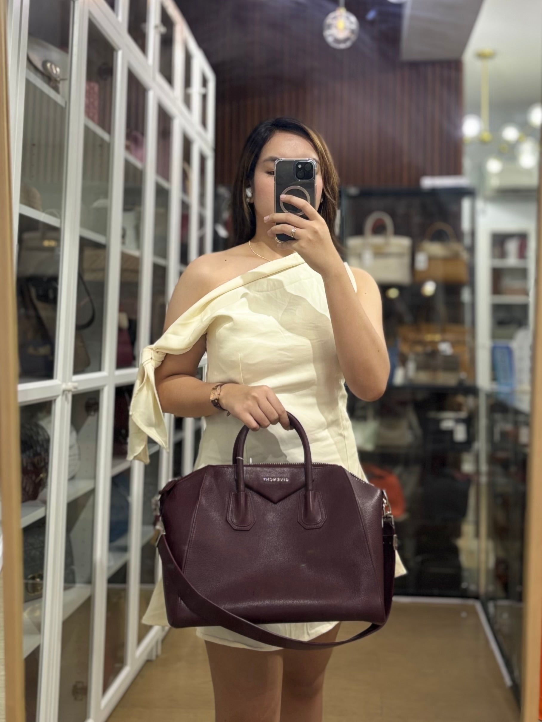 Antigona Medium Goatskin in Burgundy | Purse Maison Luxury Bags Shop