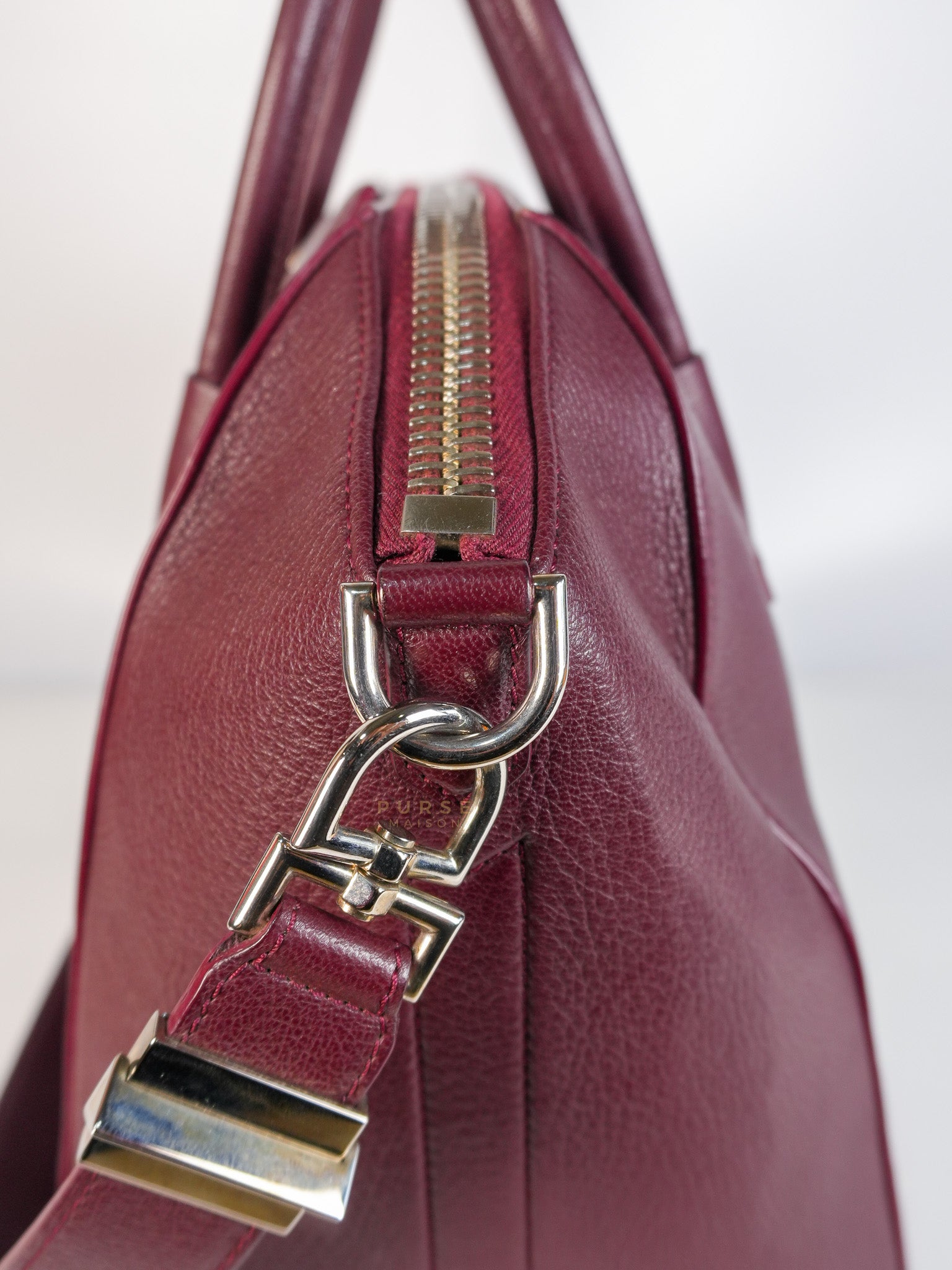 Antigona Medium in Burgundy Sugar Goatskin Leather | Purse Maison Luxury Bags Shop