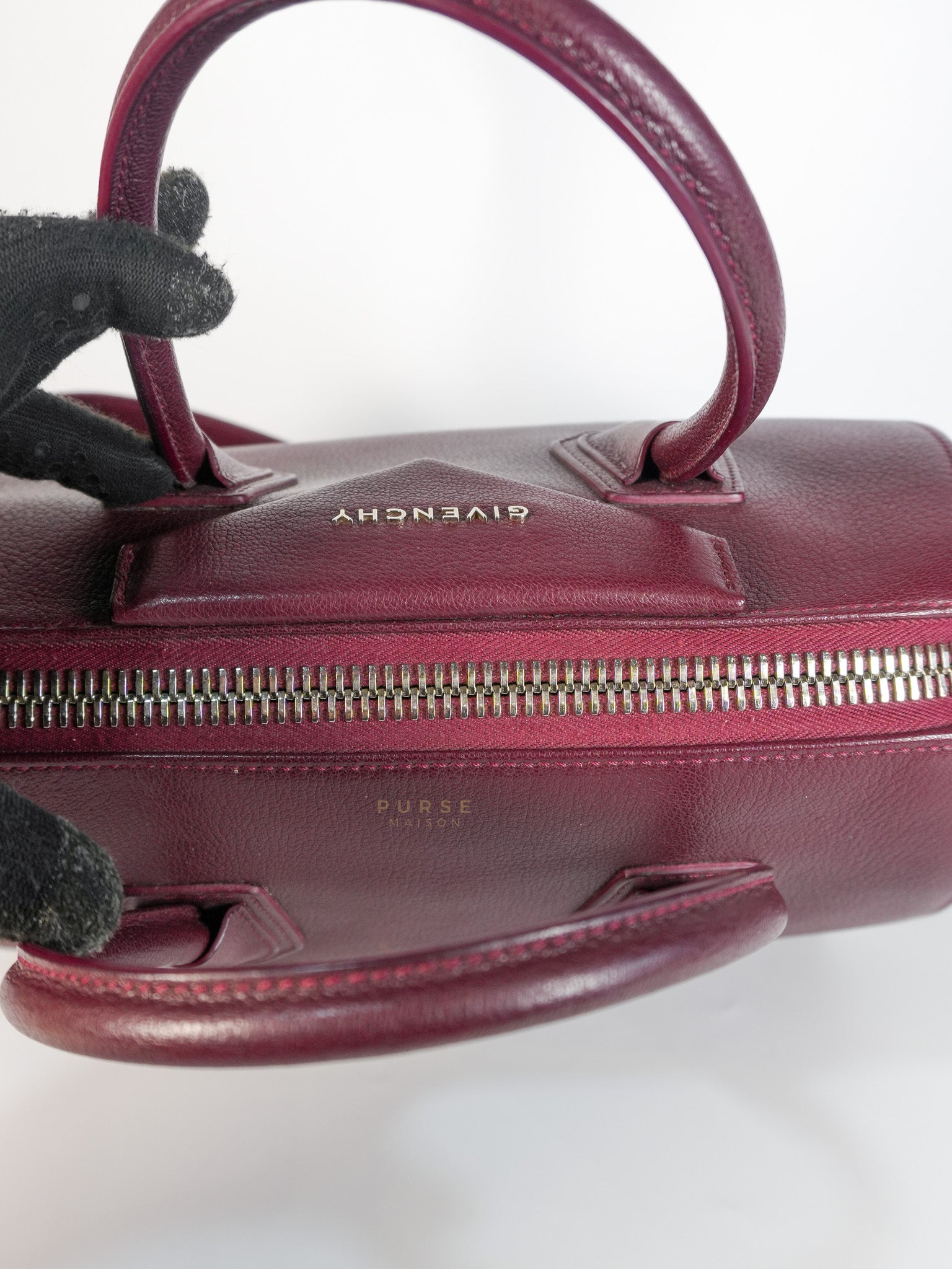 Antigona Medium in Burgundy Sugar Goatskin Leather | Purse Maison Luxury Bags Shop