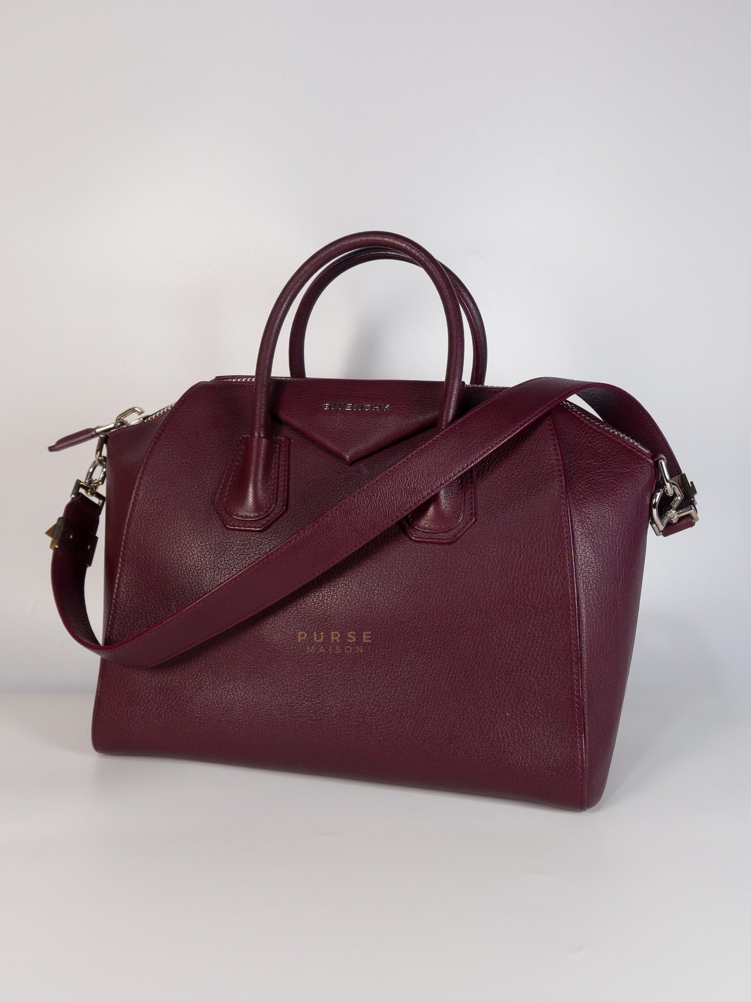 Antigona Medium in Burgundy Sugar Goatskin Leather | Purse Maison Luxury Bags Shop