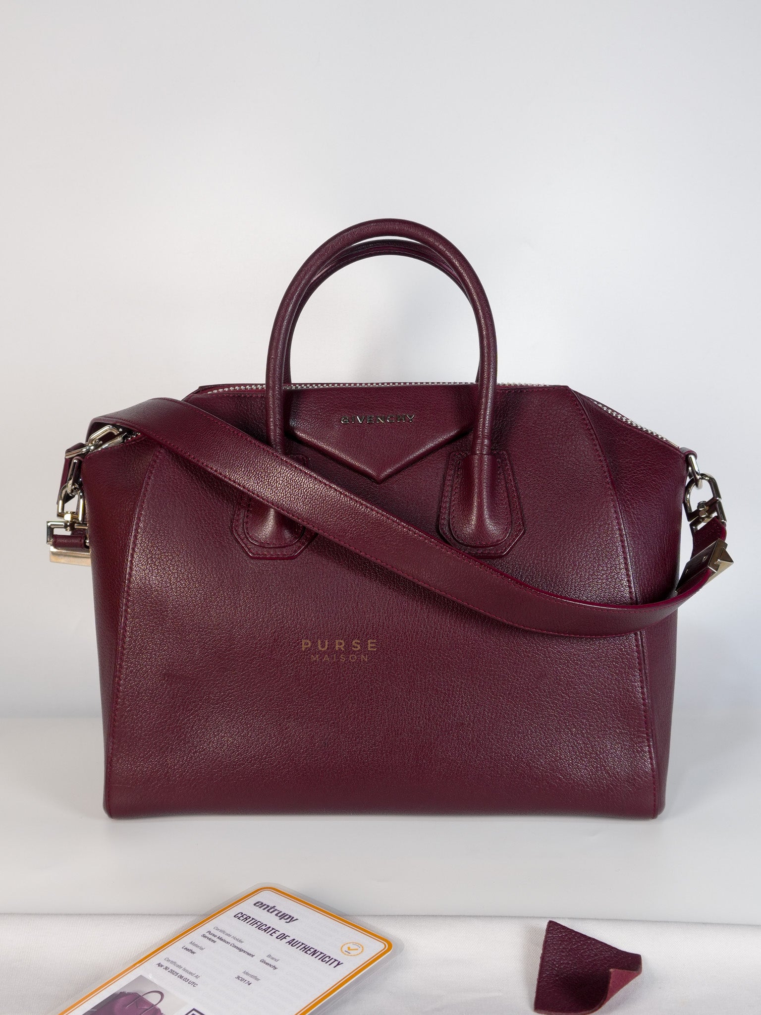 Antigona Medium in Burgundy Sugar Goatskin Leather | Purse Maison Luxury Bags Shop