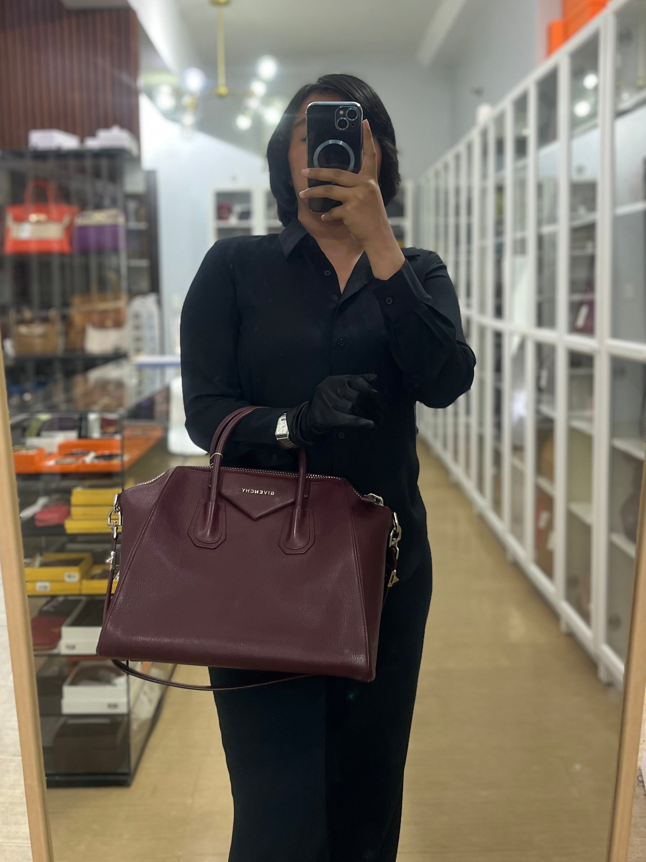 Antigona Medium in Burgundy Sugar Goatskin Leather | Purse Maison Luxury Bags Shop