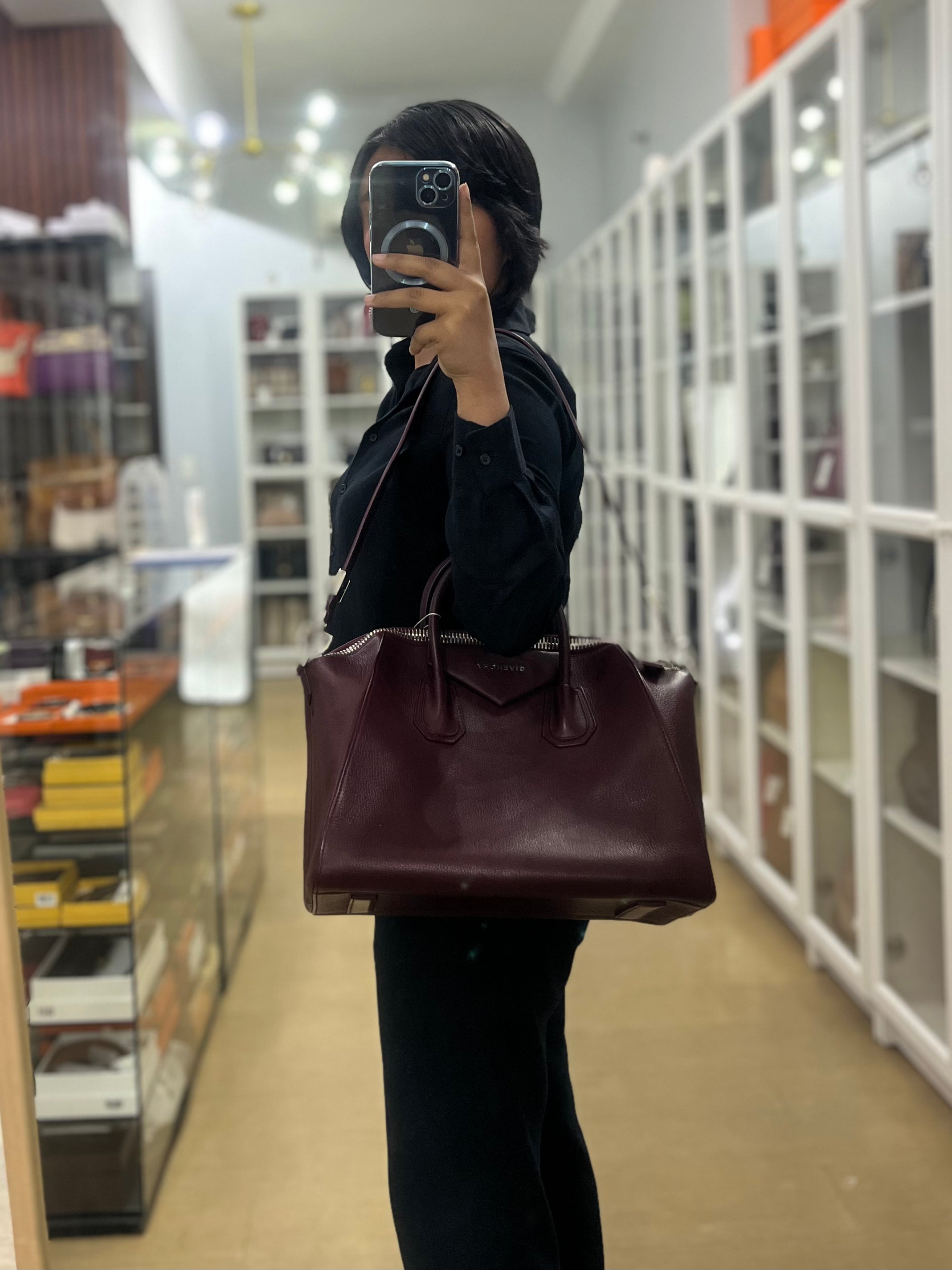 Antigona Medium in Burgundy Sugar Goatskin Leather | Purse Maison Luxury Bags Shop