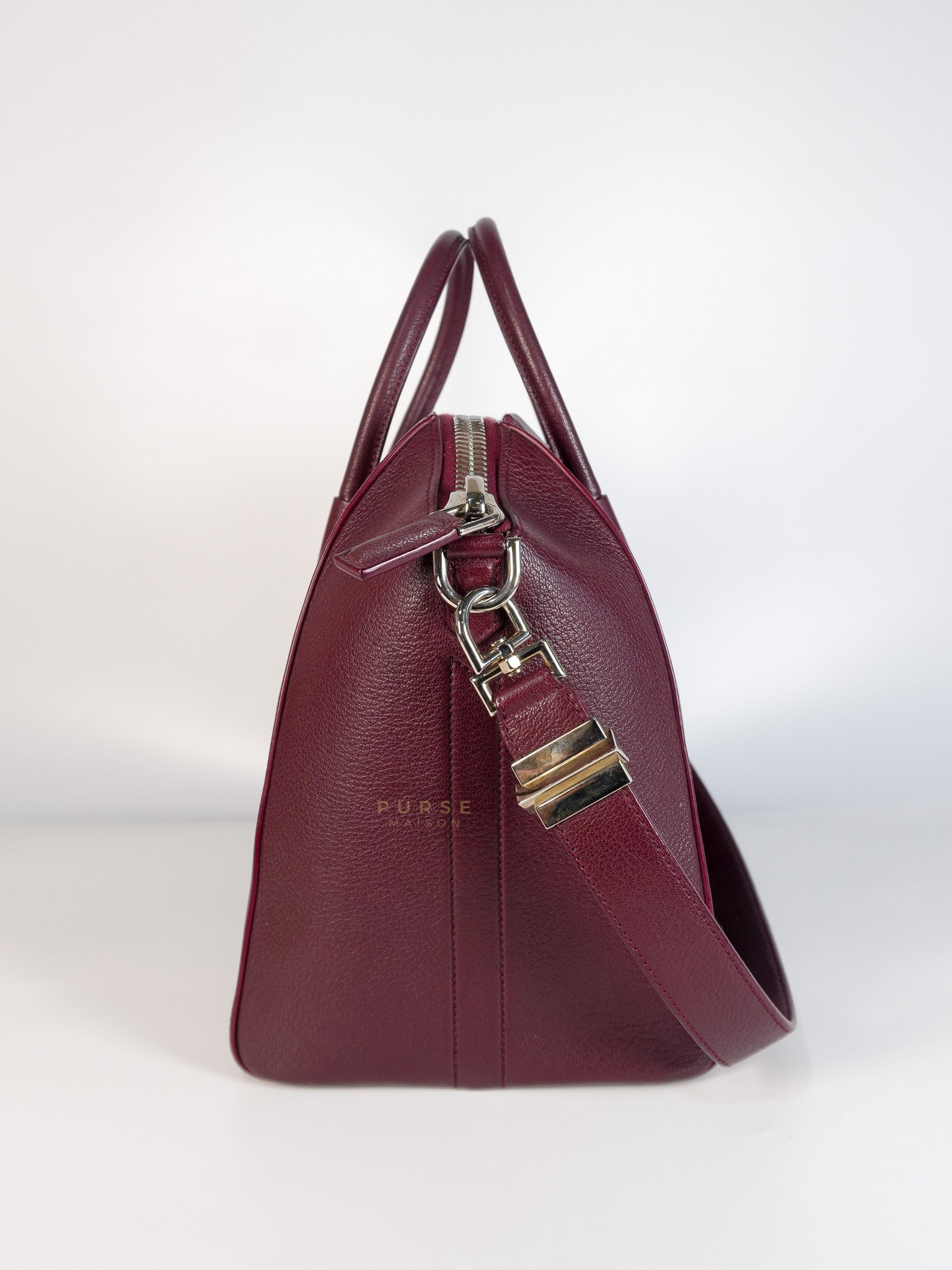 Antigona Medium in Burgundy Sugar Goatskin Leather | Purse Maison Luxury Bags Shop