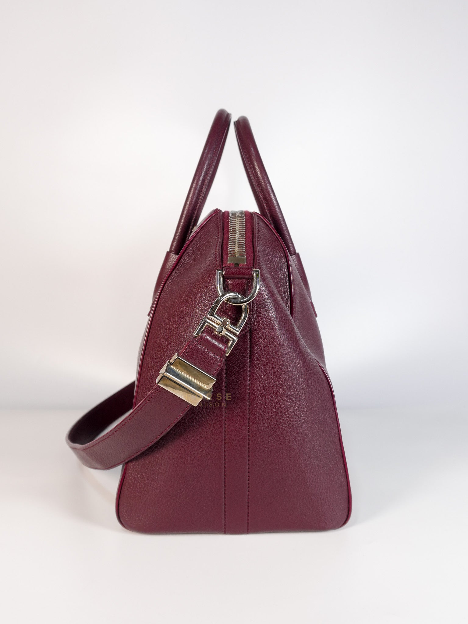 Antigona Medium in Burgundy Sugar Goatskin Leather | Purse Maison Luxury Bags Shop
