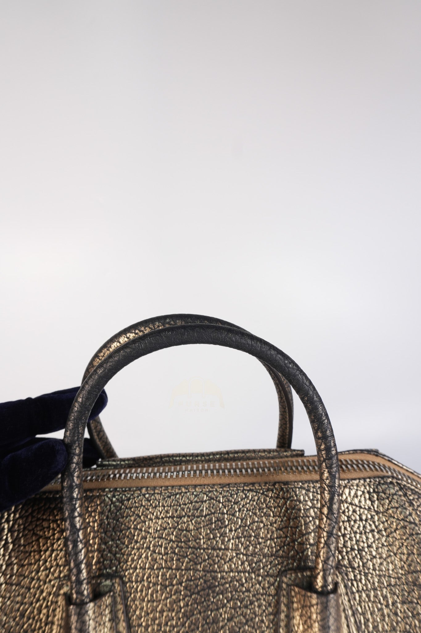 Antigona Medium in Metallic Gold Pebbled Calfskin Leather | Purse Maison Luxury Bags Shop