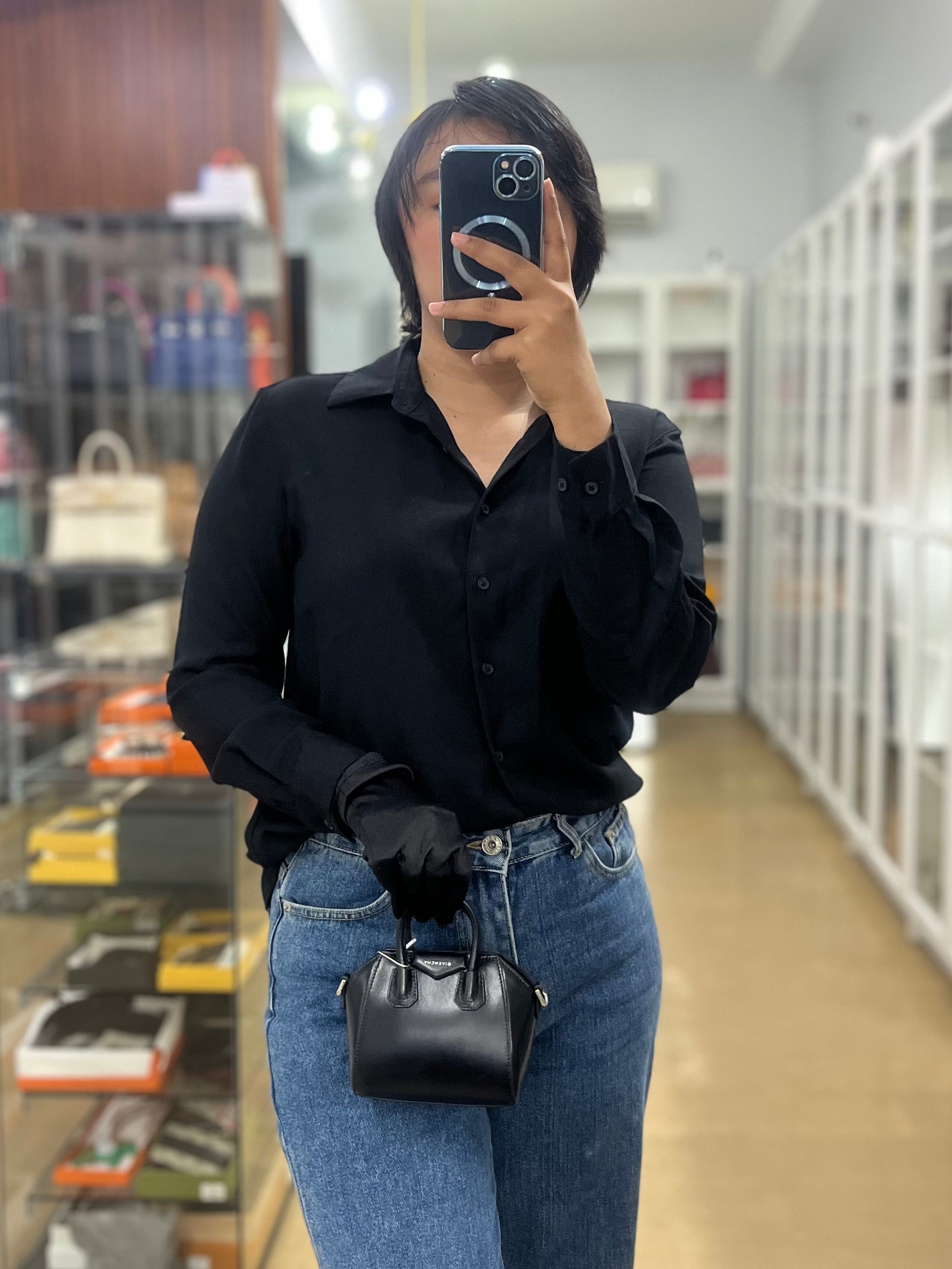 Antigona Micro in Black Smooth Calfskin Leather | Purse Maison Luxury Bags Shop