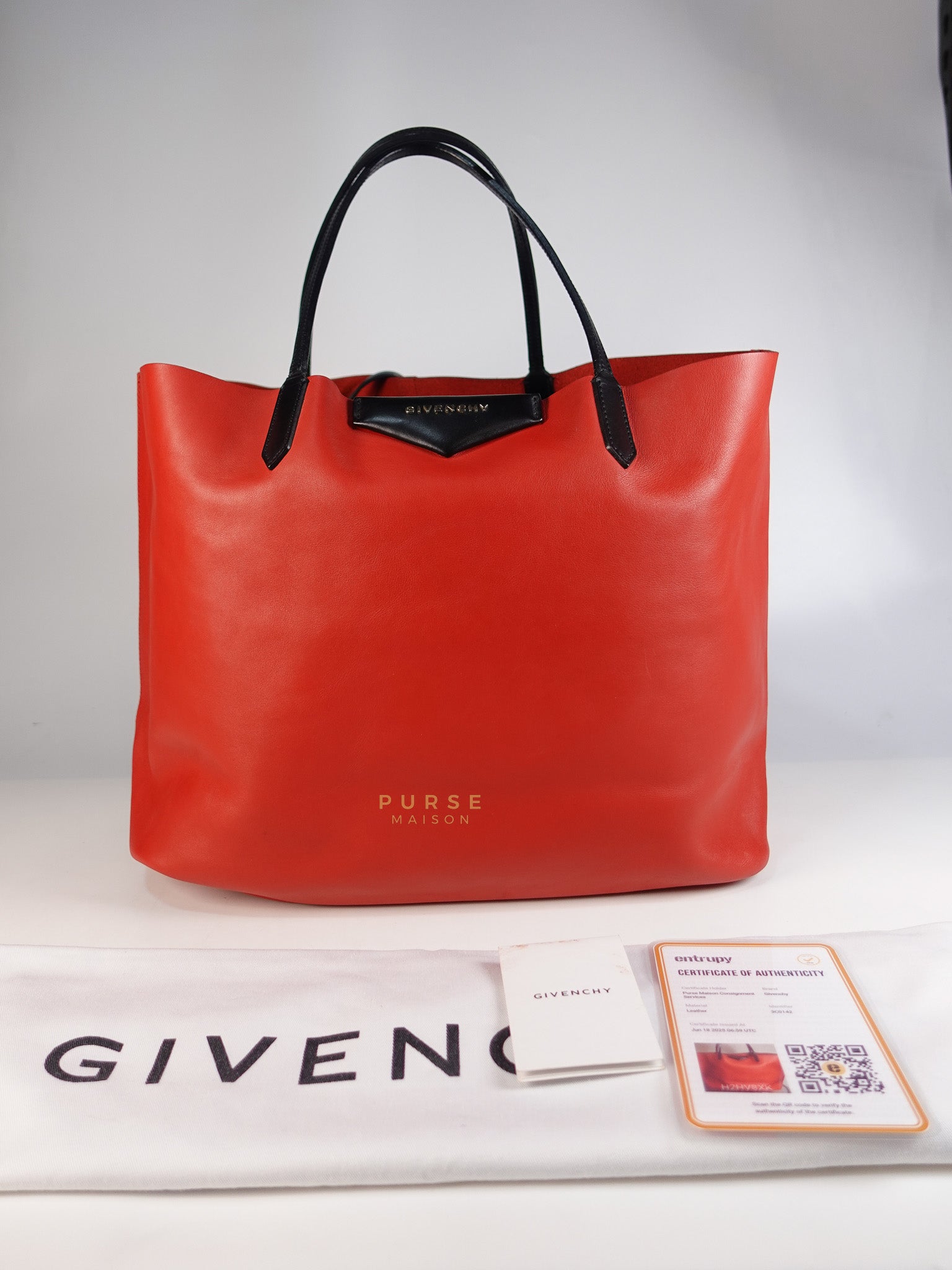Antigona Shopper Tote Bag in Red Calfskin Leather | Purse Maison Luxury Bags Shop