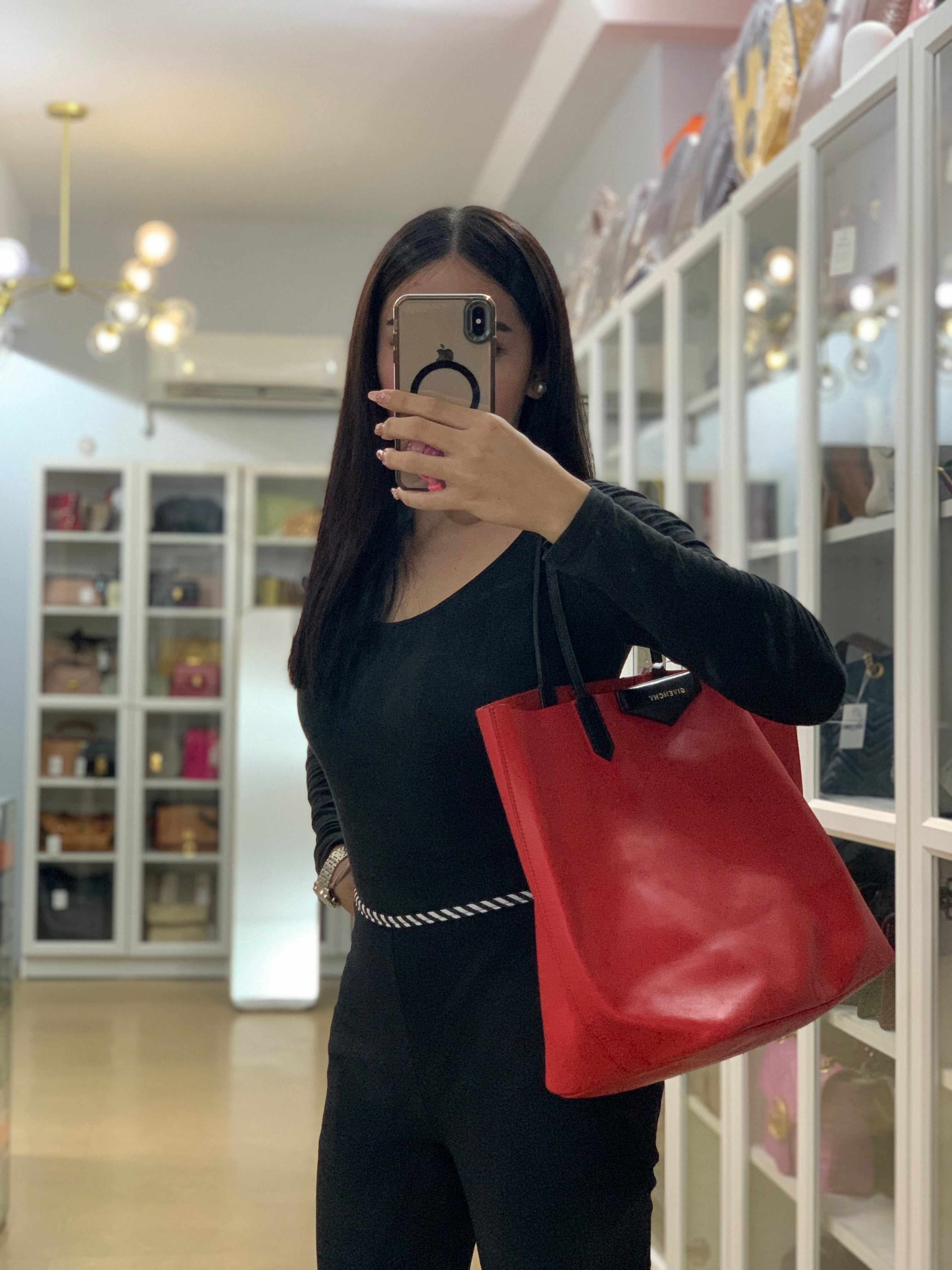 Antigona Shopper Tote Bag in Red Calfskin Leather | Purse Maison Luxury Bags Shop