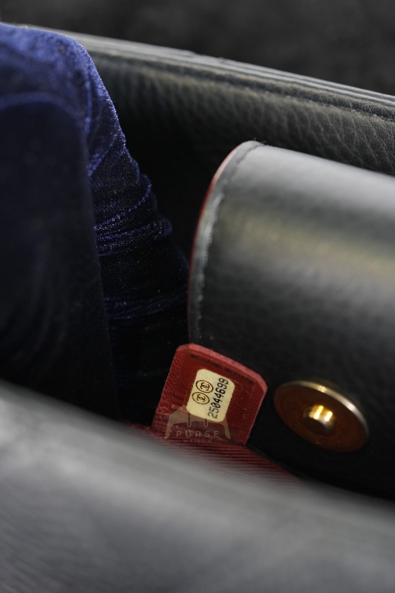 Archi Chic Small Shopping Tote in Black Quilted Grained Calfskin Leather Aged Gold Hardware (Series 25) | Purse Maison Luxury Bags Shop