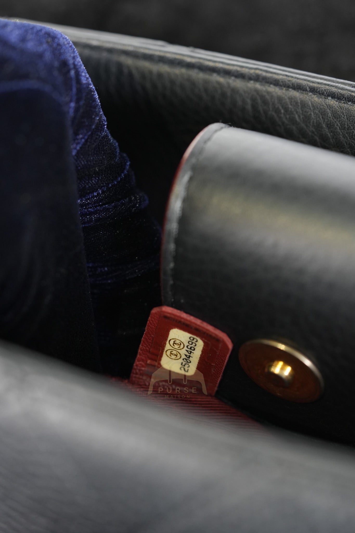 Archi Chic Small Shopping Tote in Black Quilted Grained Calfskin Leather Aged Gold Hardware (Series 25) | Purse Maison Luxury Bags Shop