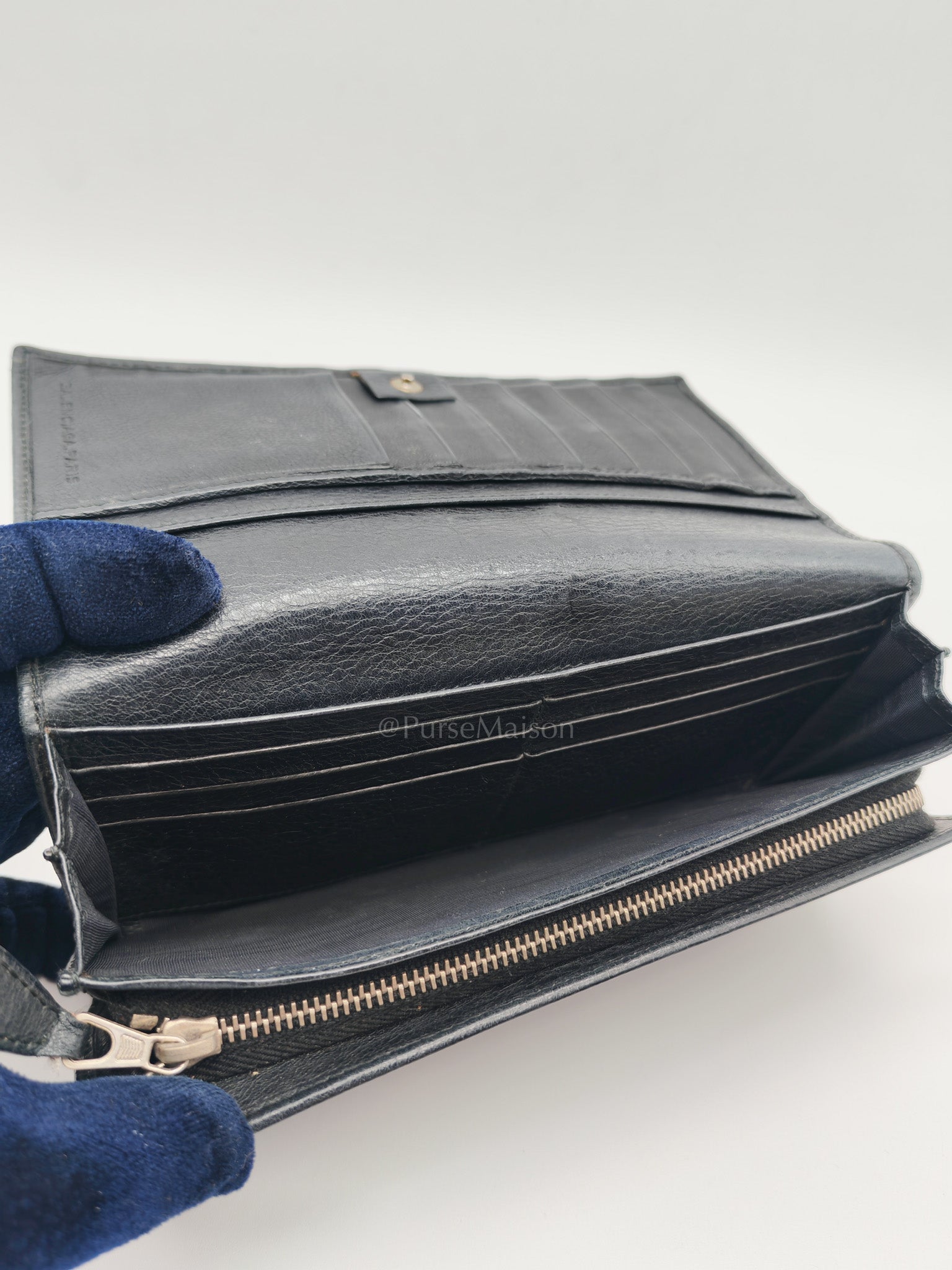 Arena Giant Continental Wallet in Black Leather | Purse Maison Luxury Bags Shop