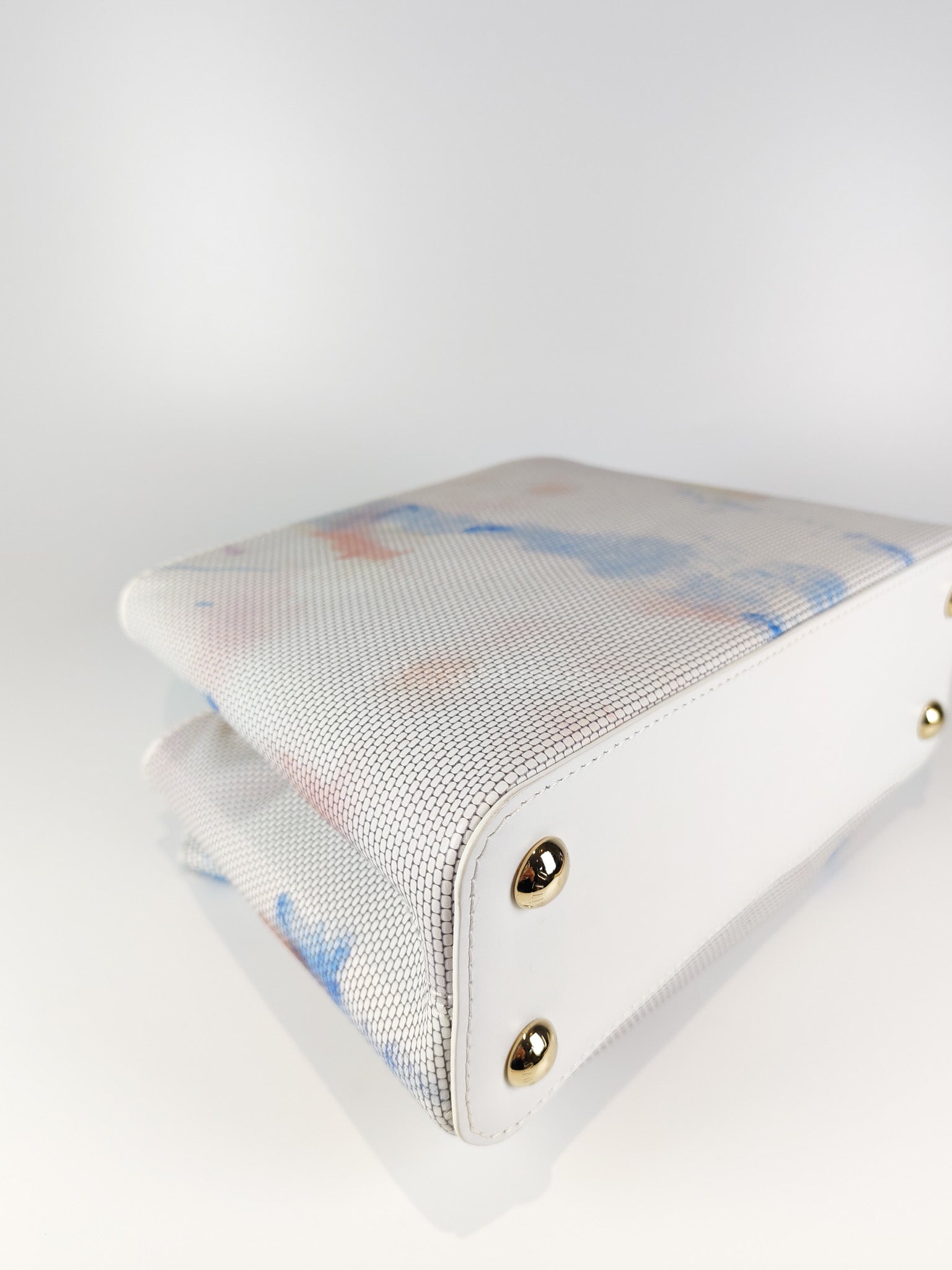 Arty Cappucines Limited Edition BB in White Taurillon Cowhide Leather (Microchip) | Purse Maison Luxury Bags Shop