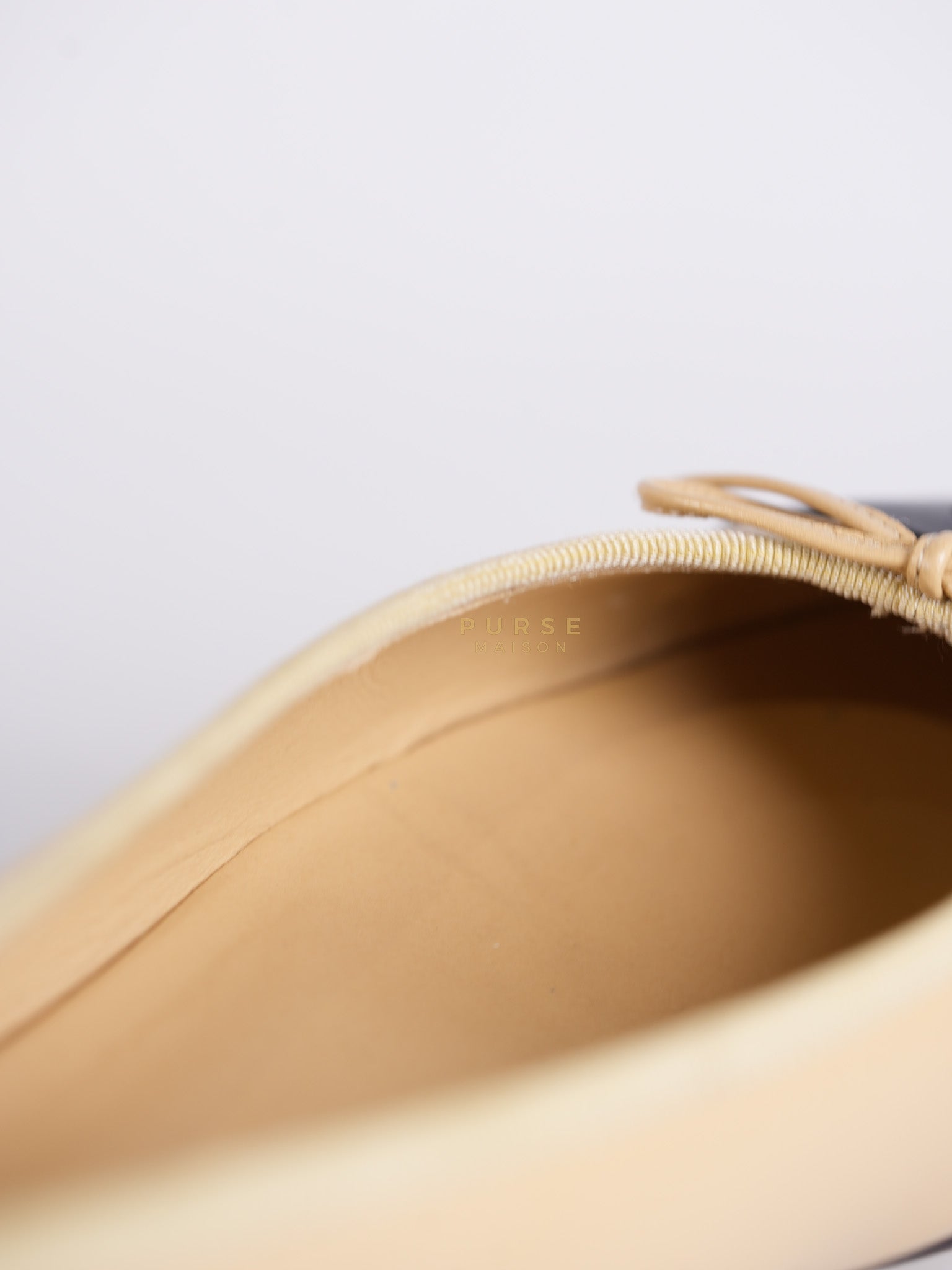 Ballerina Flats Beige/ Black Calfskin Leather Size 38 EU (24cm) | Purse Maison Luxury Bags Shop