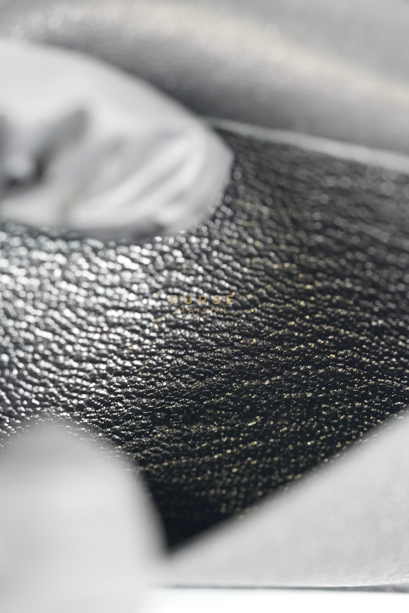 Bearn Bi-Fold Card Holder in Noir Chevre Mysore Leather & Gold Hardware Stamp D (2019) | Purse Maison Luxury Bags Shop