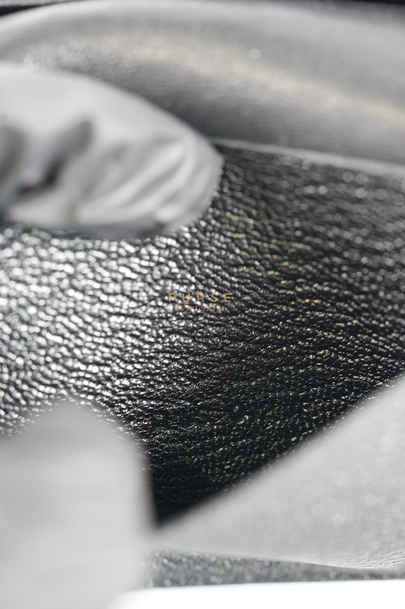 Bearn Bi-Fold Card Holder in Noir Chevre Mysore Leather & Gold Hardware Stamp D (2019) | Purse Maison Luxury Bags Shop