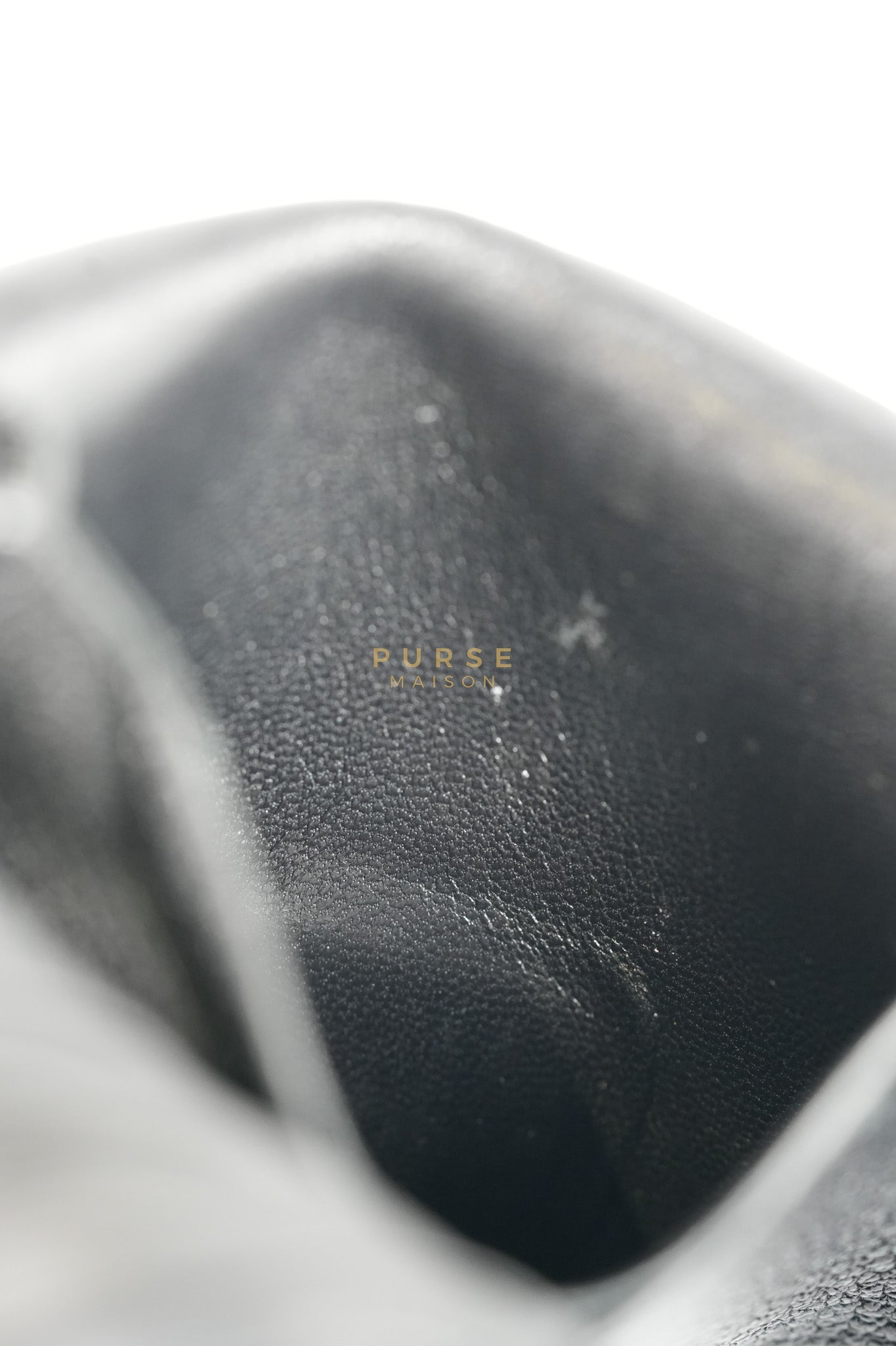 Bearn Bi-Fold Card Holder in Noir Chevre Mysore Leather & Gold Hardware Stamp D (2019) | Purse Maison Luxury Bags Shop