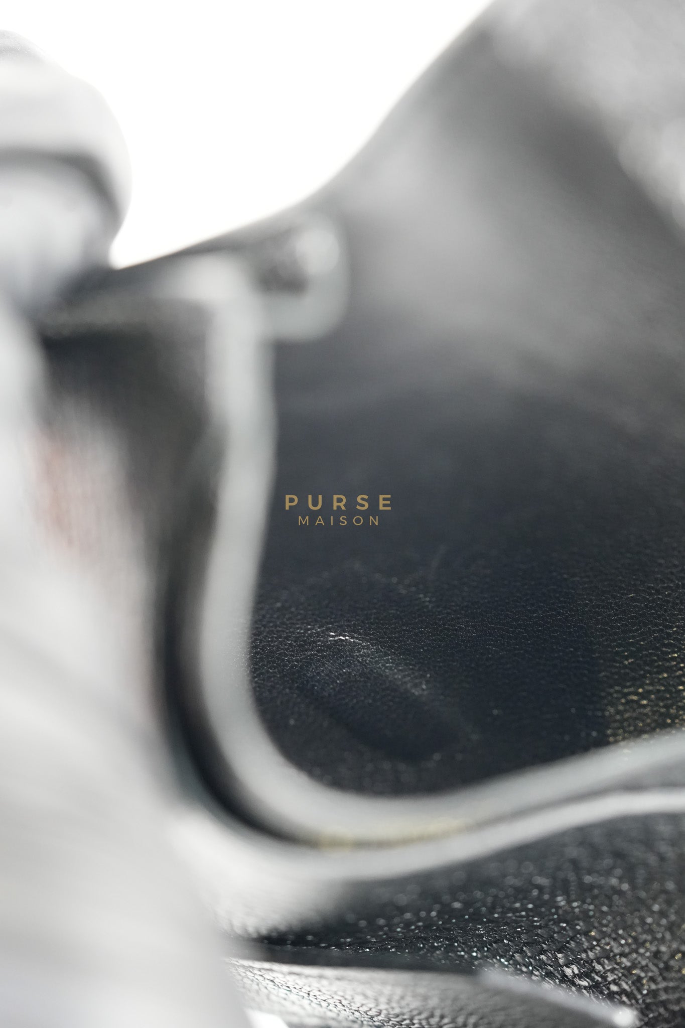 Bearn Bi-Fold Card Holder in Noir Chevre Mysore Leather & Gold Hardware Stamp D (2019) | Purse Maison Luxury Bags Shop