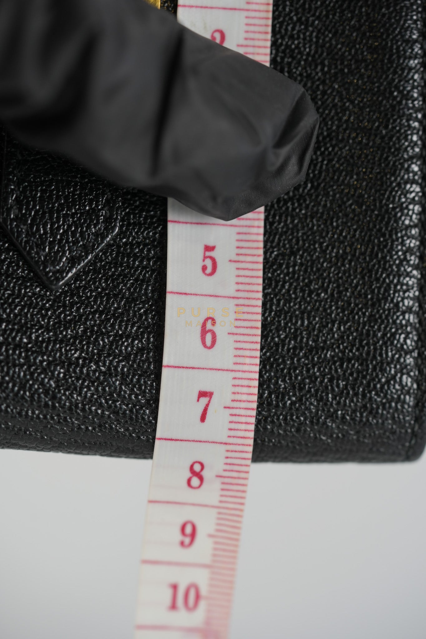 Bearn Bi-Fold Card Holder in Noir Chevre Mysore Leather & Gold Hardware Stamp D (2019) | Purse Maison Luxury Bags Shop