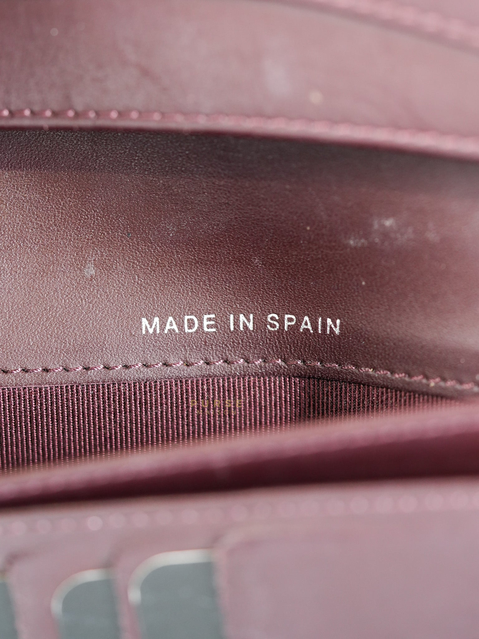 Bi-Fold Long Wallet in Black Quilted Caviar Leather Series 22 | Purse Maison Luxury Bags Shop