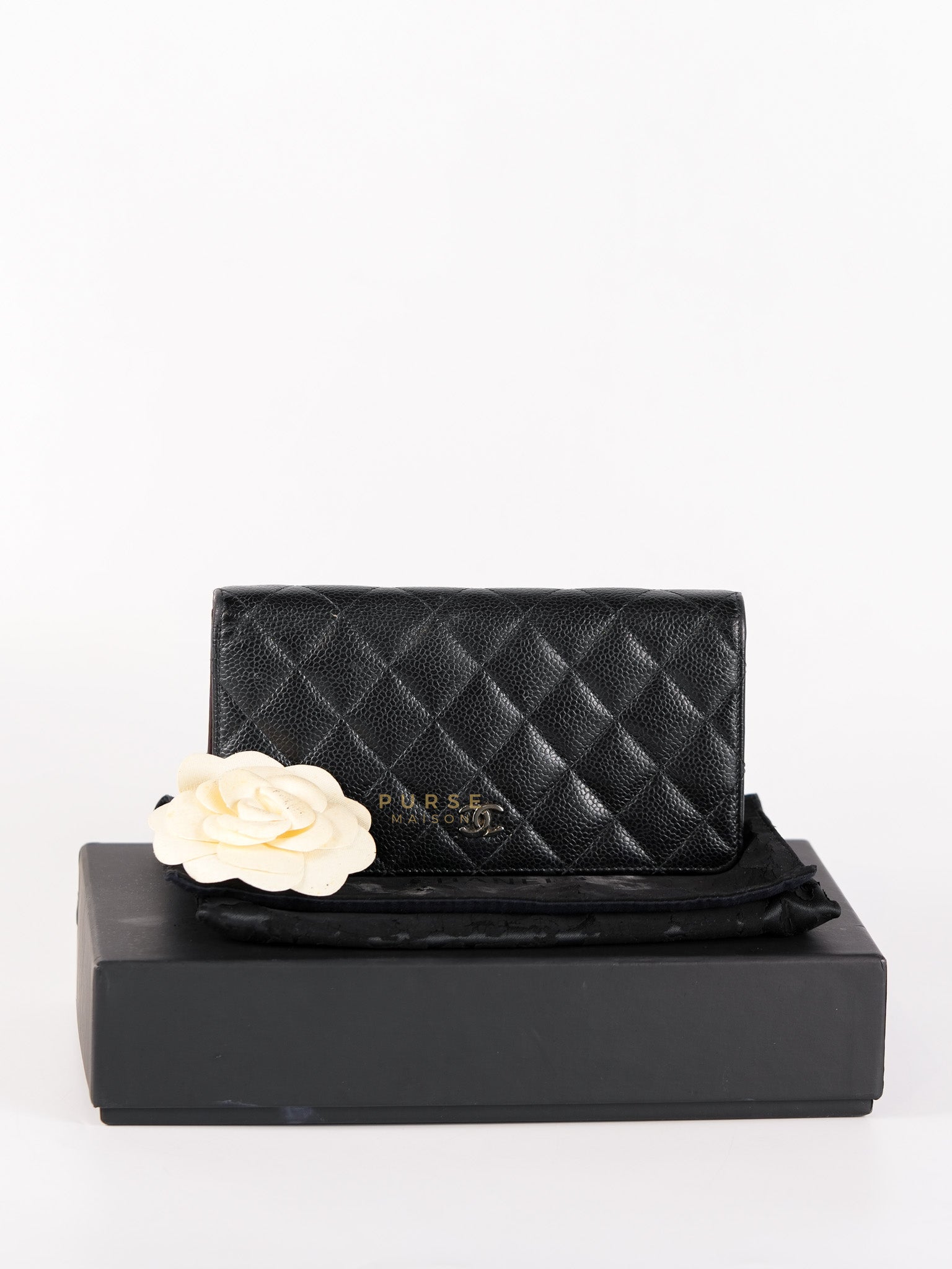 Bi-Fold Long Wallet in Black Quilted Caviar Leather Series 22 | Purse Maison Luxury Bags Shop
