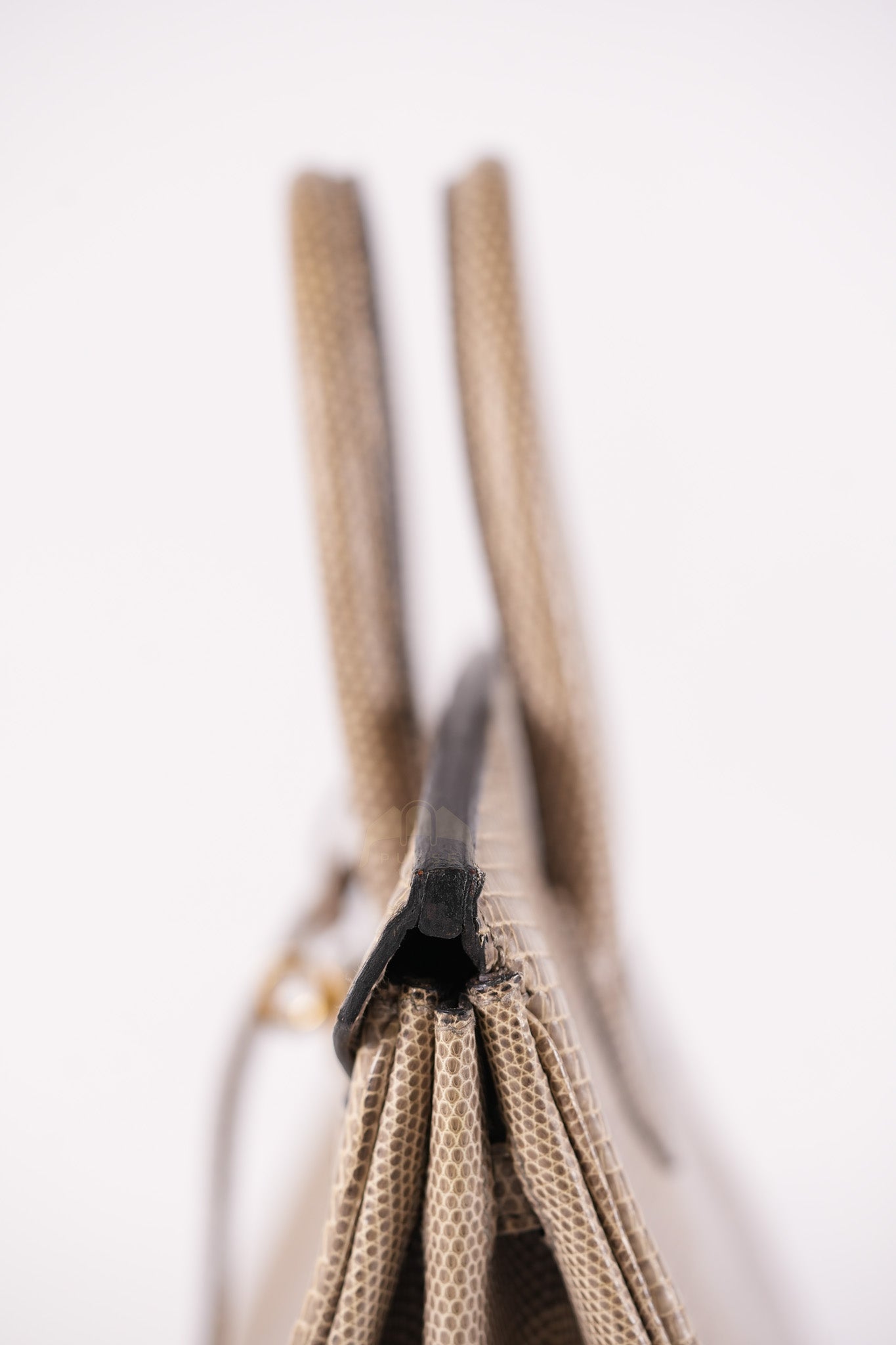 Birkin 25 Lizard Gris Tourterelle Gold hardware Stamp P (2012) | Purse Maison Luxury Bags Shop