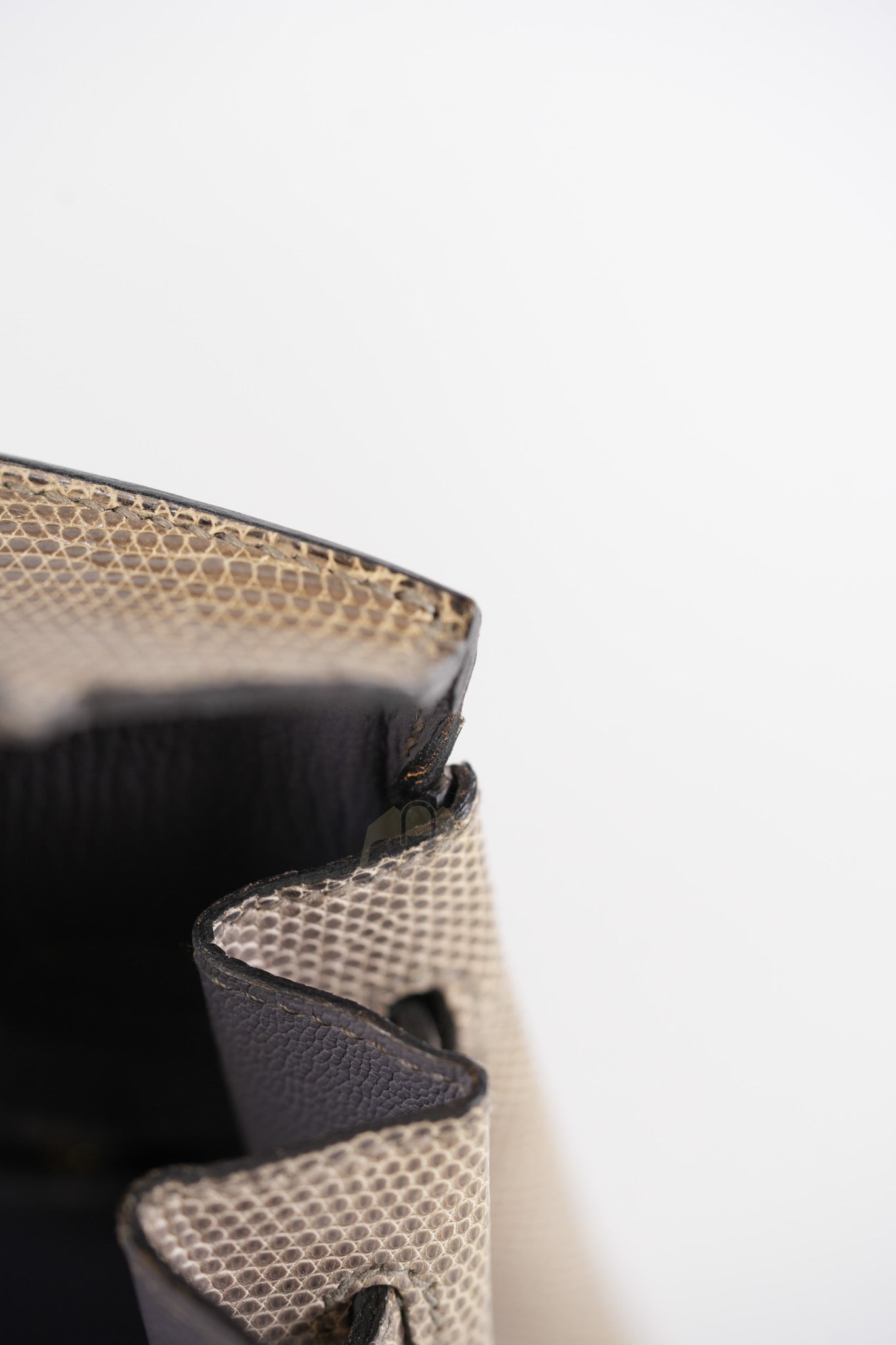 Birkin 25 Lizard Gris Tourterelle Gold hardware Stamp P (2012) | Purse Maison Luxury Bags Shop